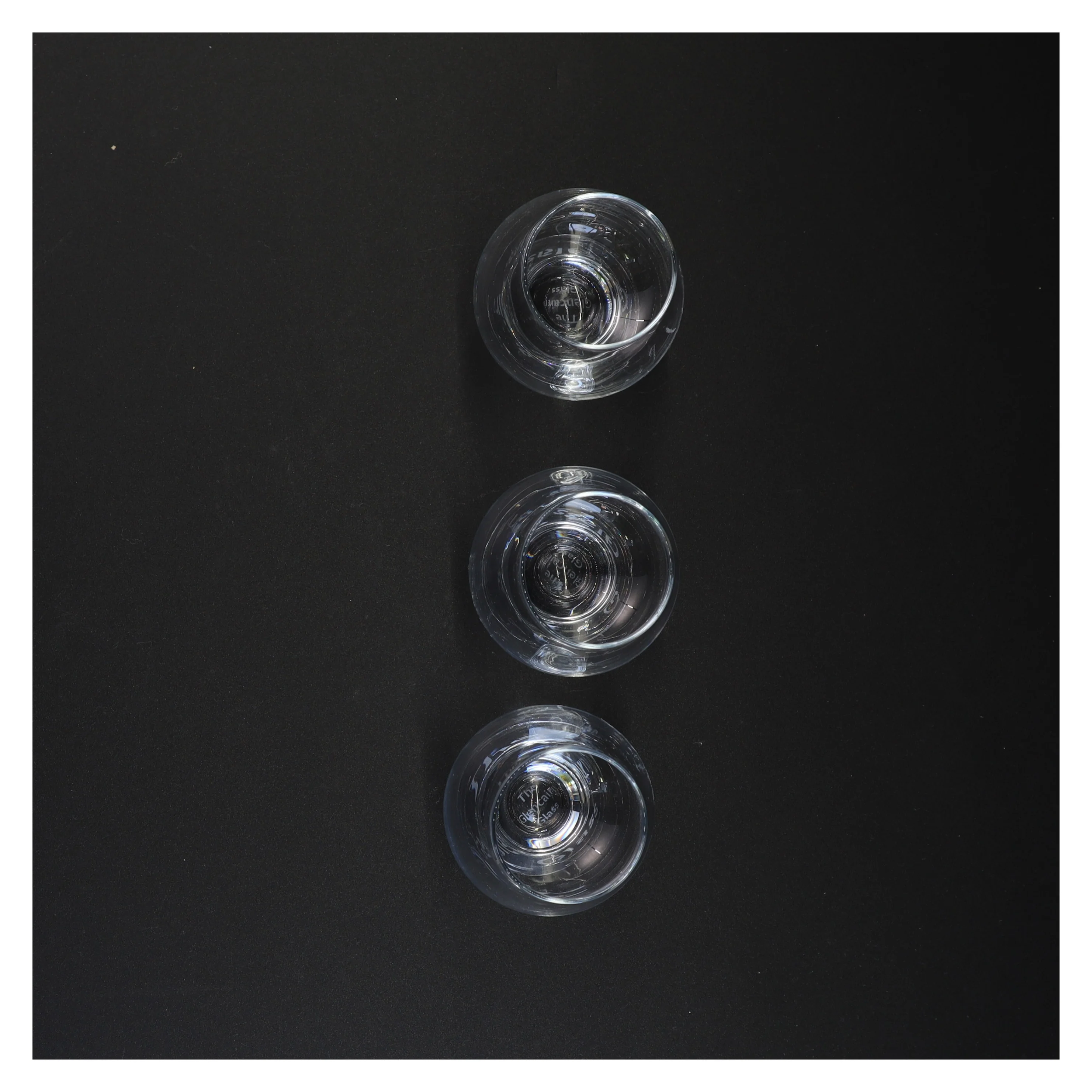 3 drikkeglas (str. 11 x 6 cm)