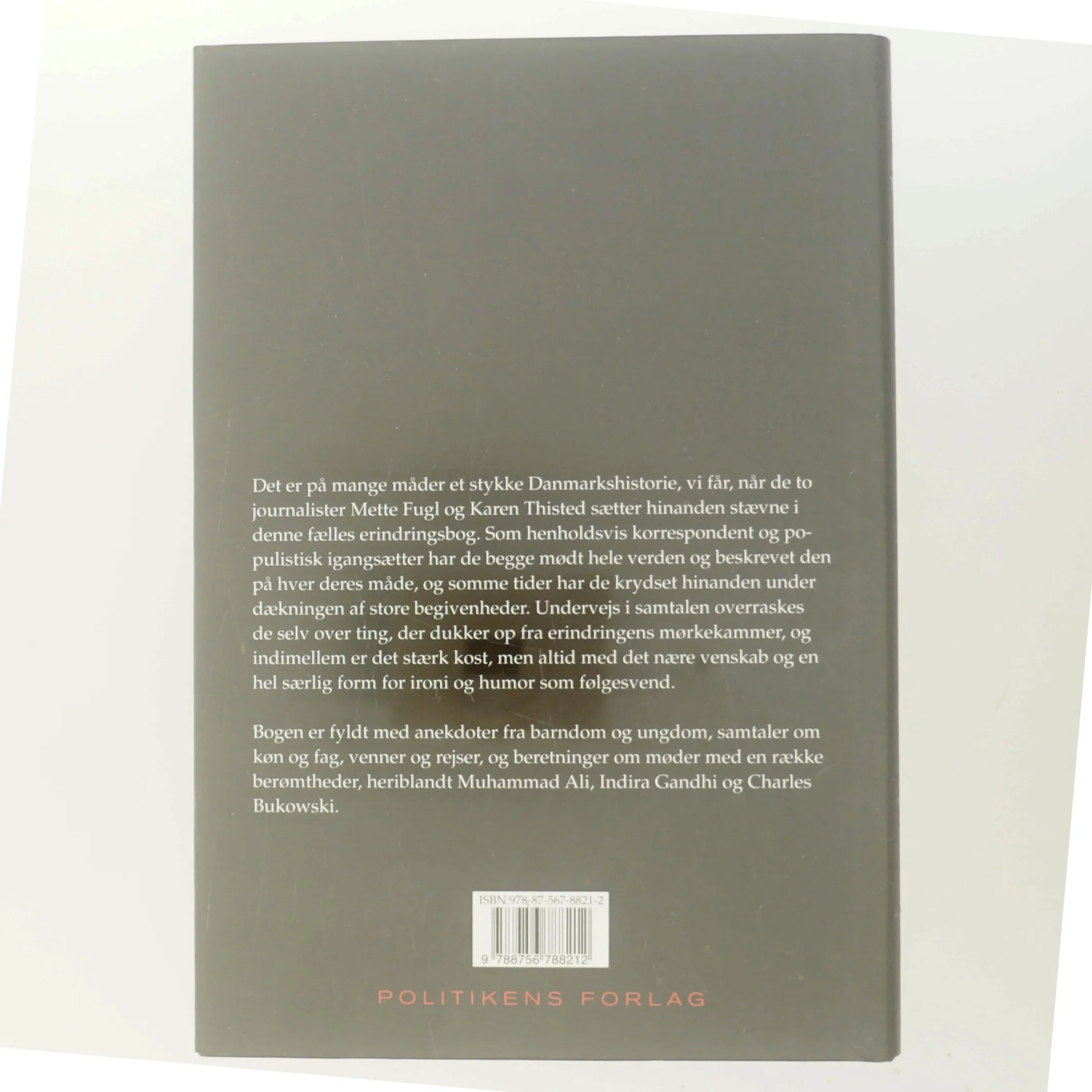 Er vi de eneste normale her? : noter, anekdoter og samtaler om visse erindringer (Bog)