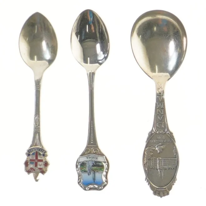 Samler-skeer med turistmotiver (str. 11,5-13 cm)