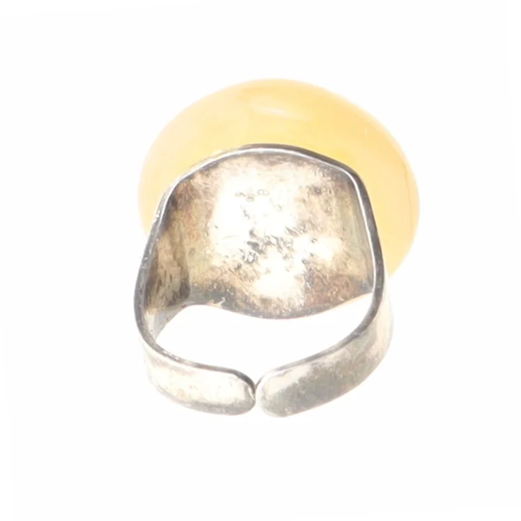 Rings med gul sten (str. Ø 51 mm)