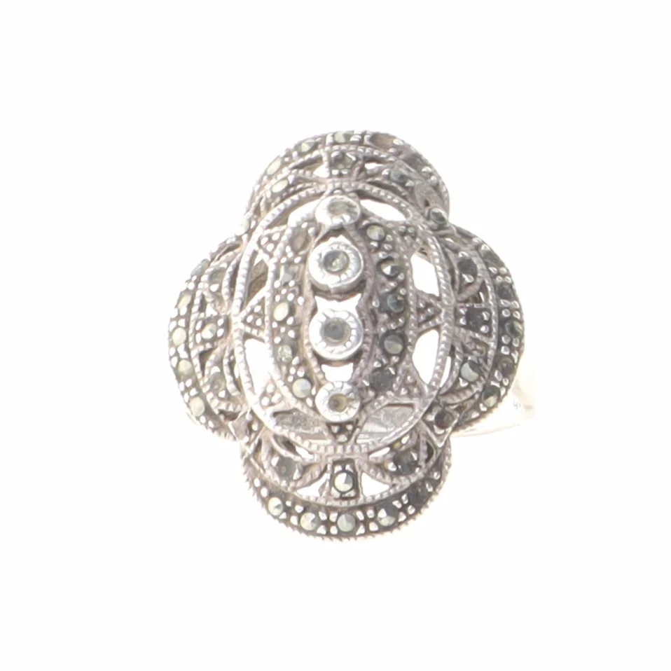 Sølv ring med filigran mønster (str. Ø 52 mm)