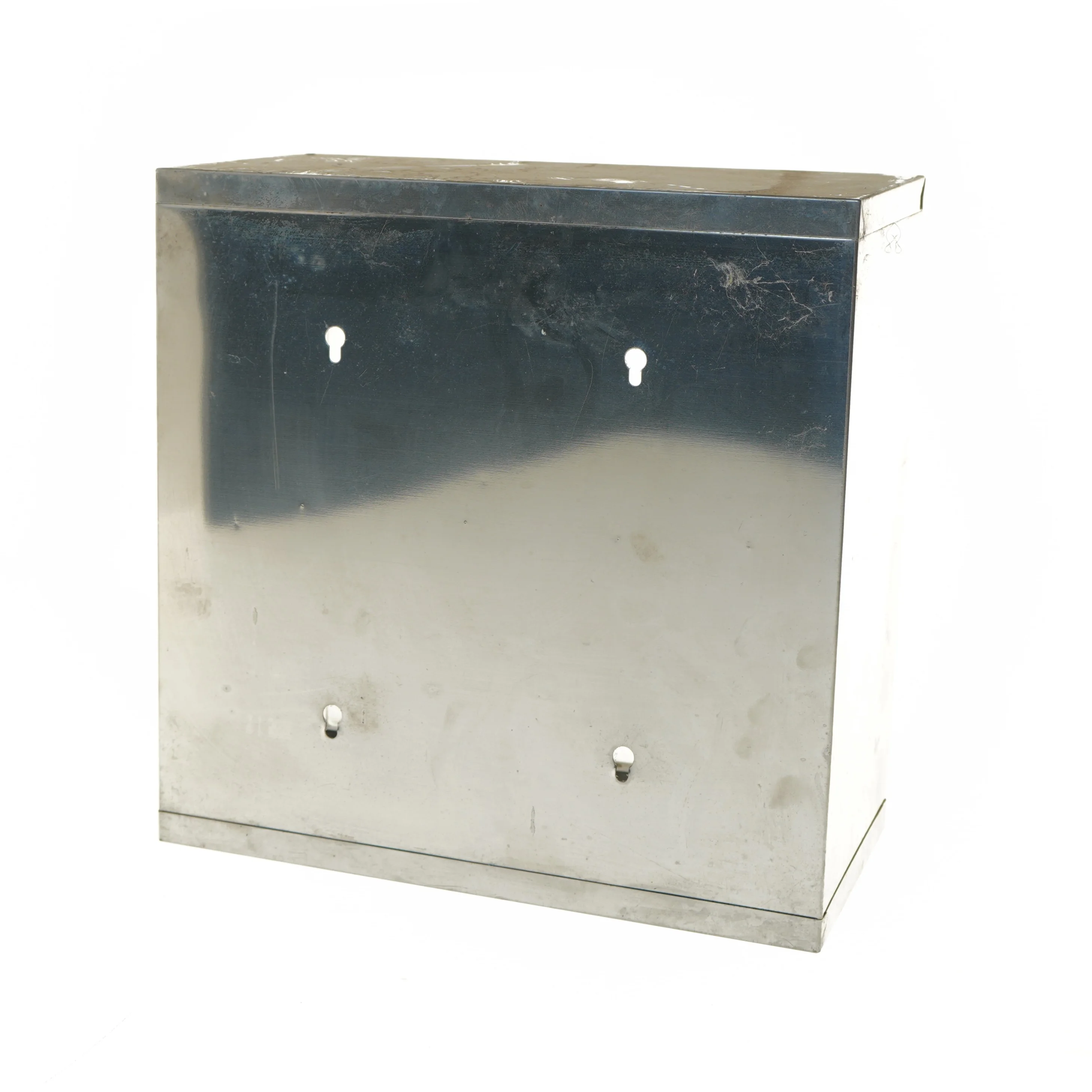 Førstehjælpsskab i metal (str. 30x15x29,5 cm)