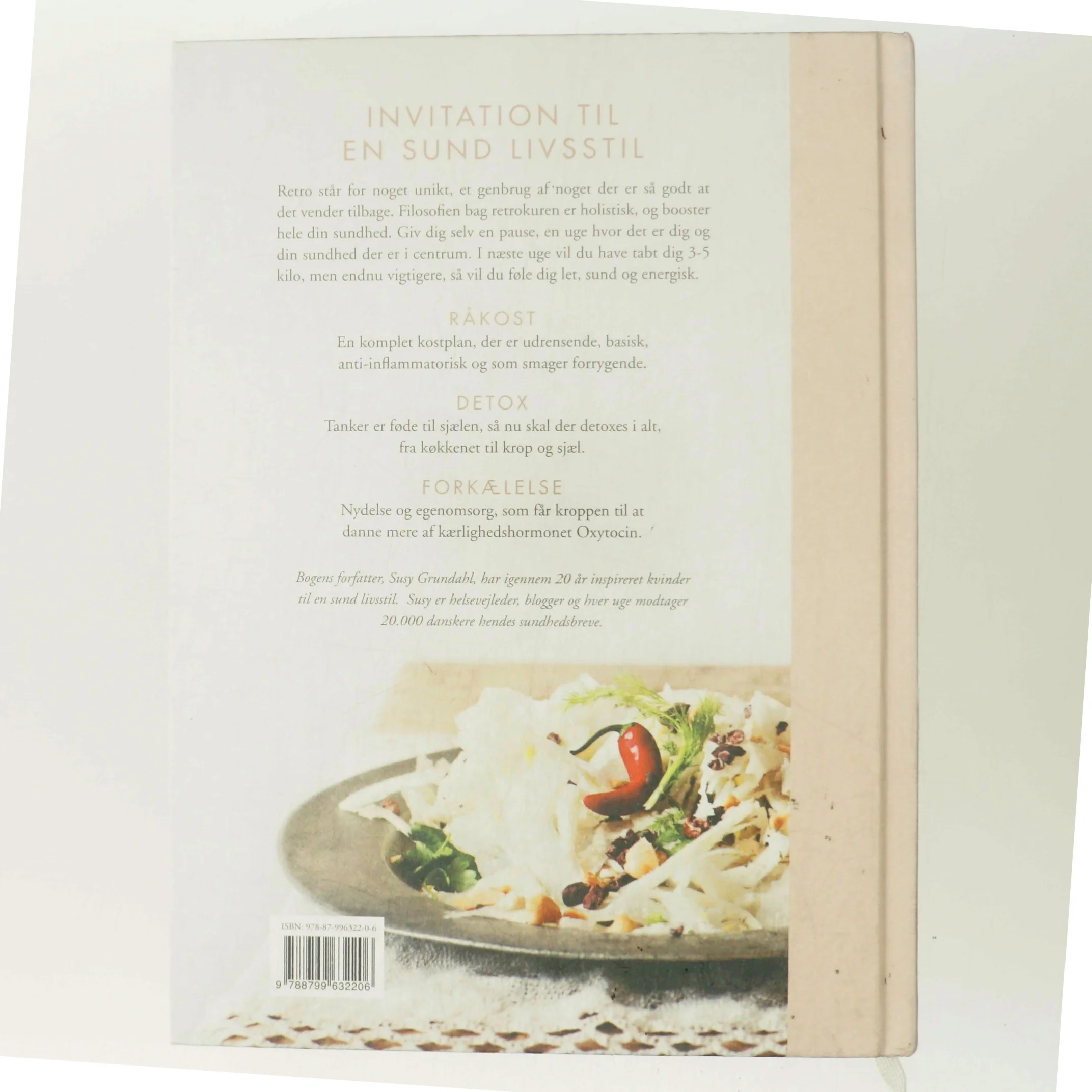 Retrokuren : råkost, detox & forkælelse af Susy Grundahl (Bog)