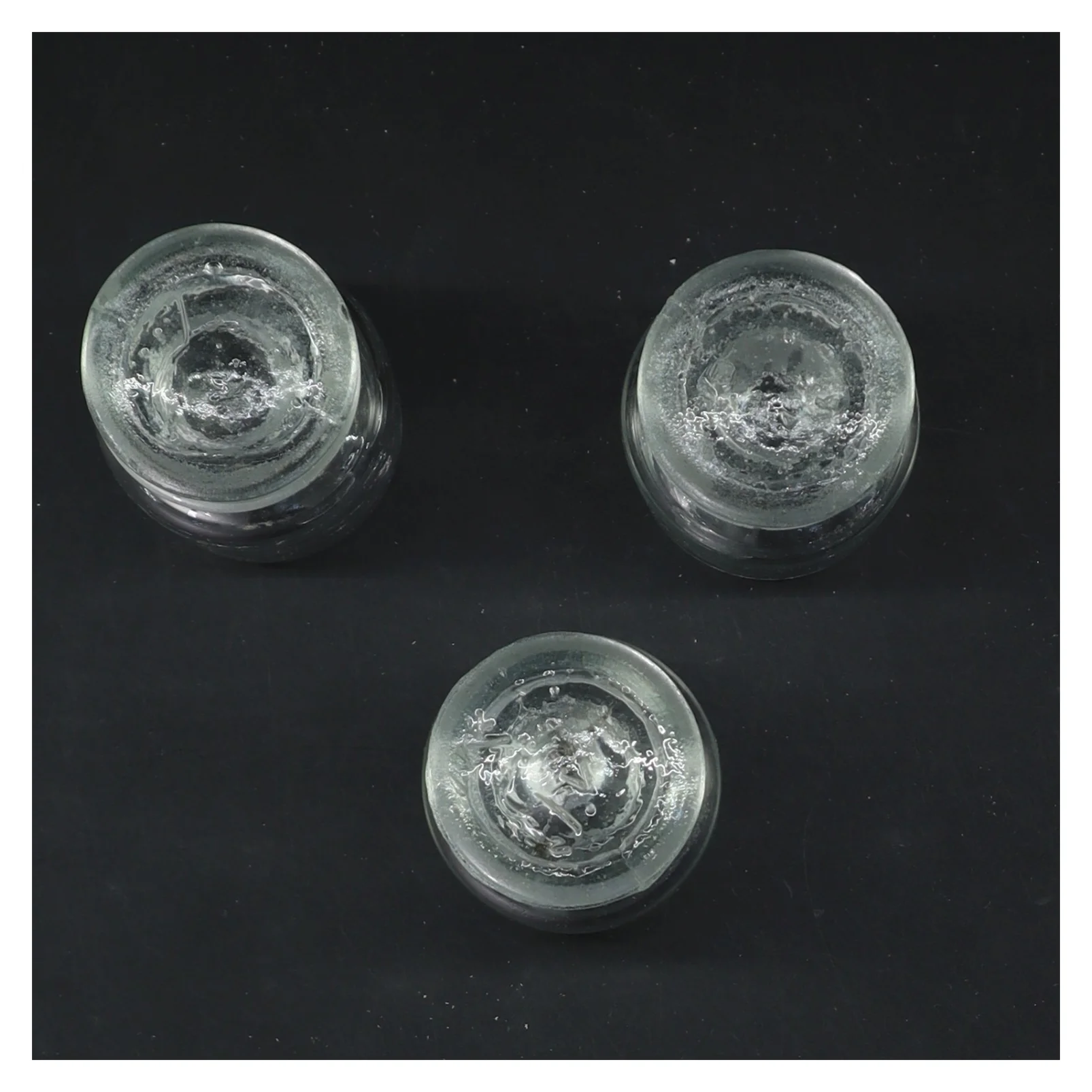 Tre glasflasker med låg (str. 3 stk 8,5 cm)