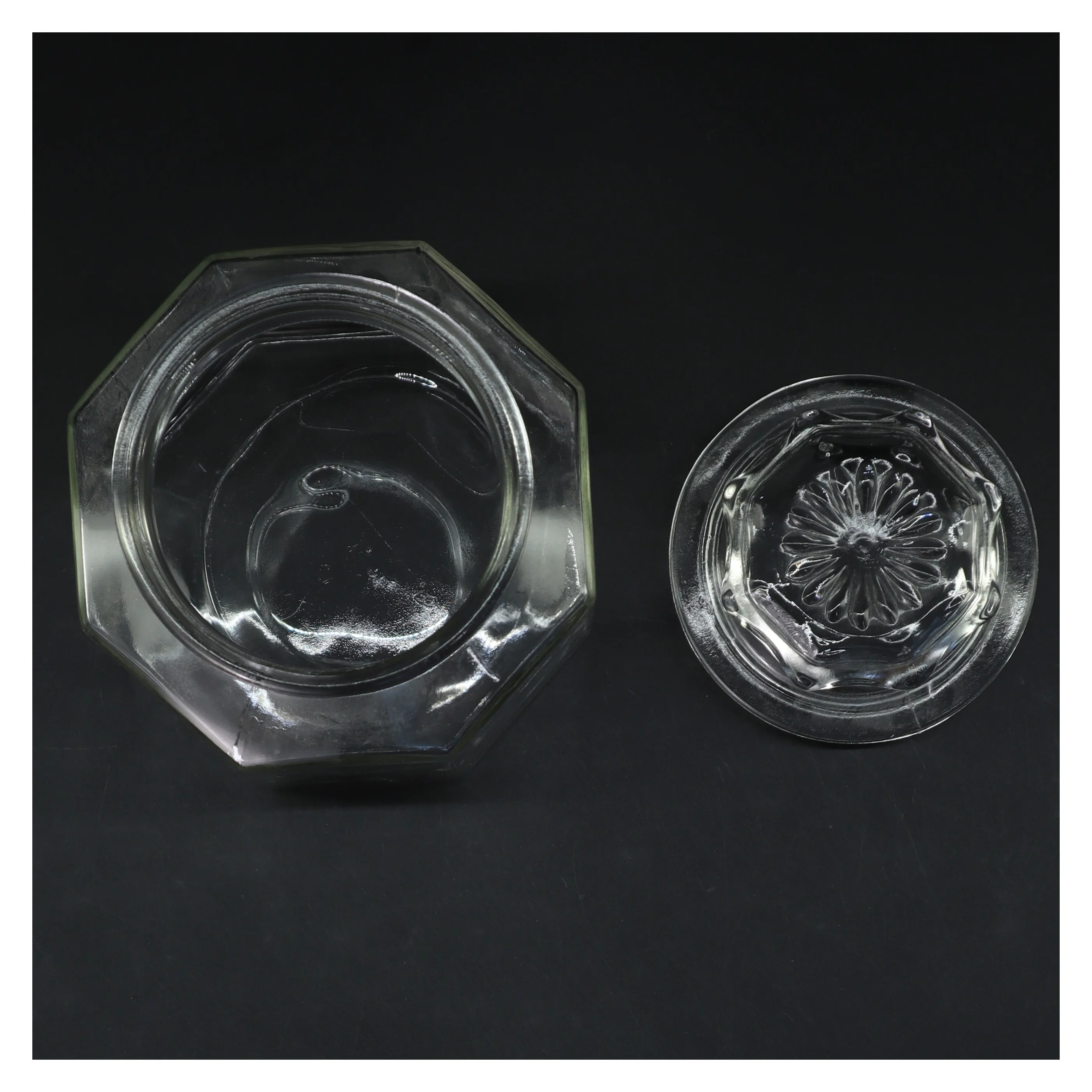 Glasbeholder med låg (str. Ø 10,5 cm længde 16,5 cm)