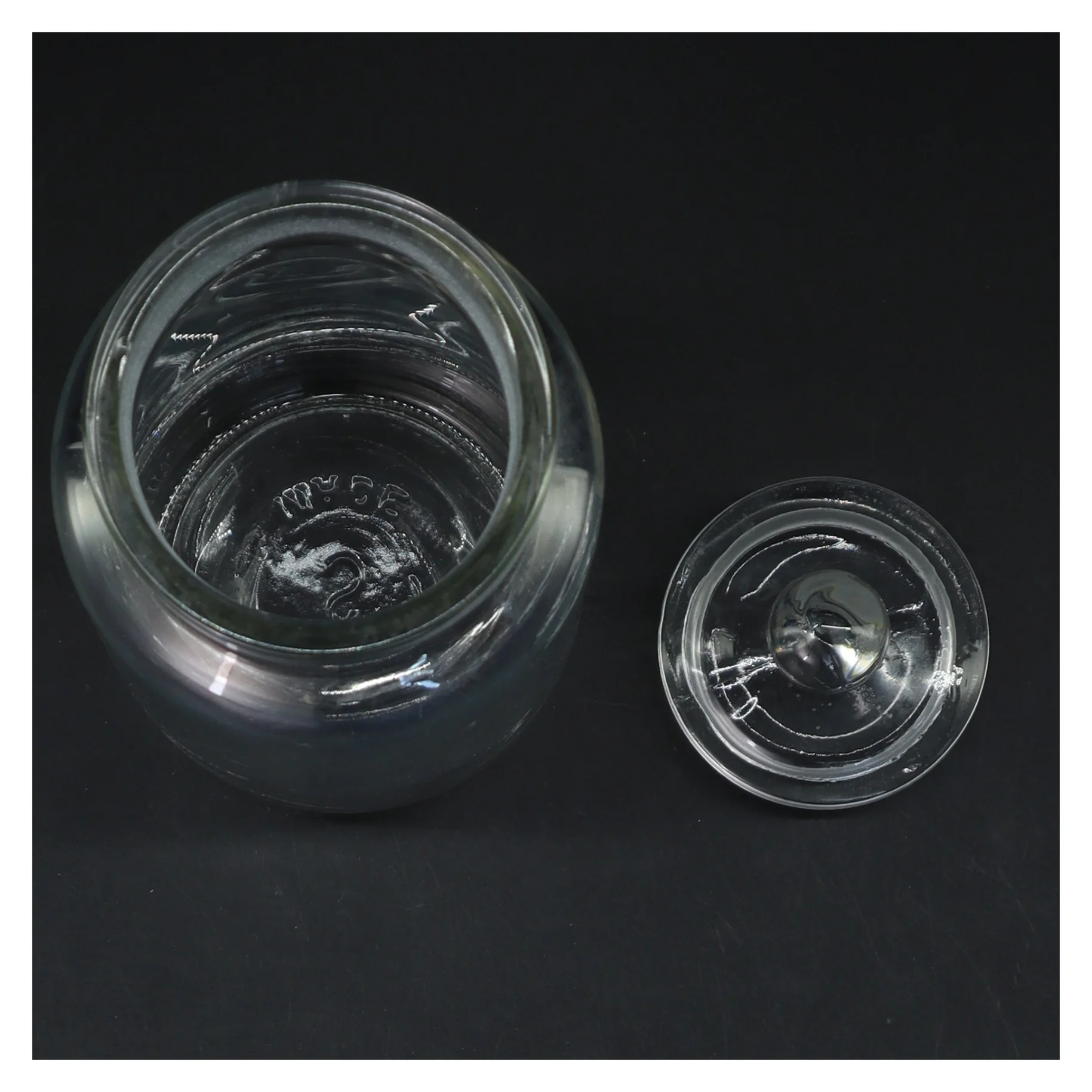 Glasbeholder med låg (str. Ø 7,5 cm længde 17,5 cm)