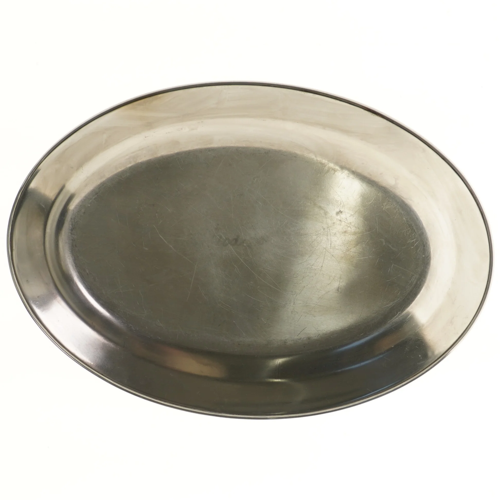 Ovalt serveringsfad i metal (str. 27,5x40 cm)