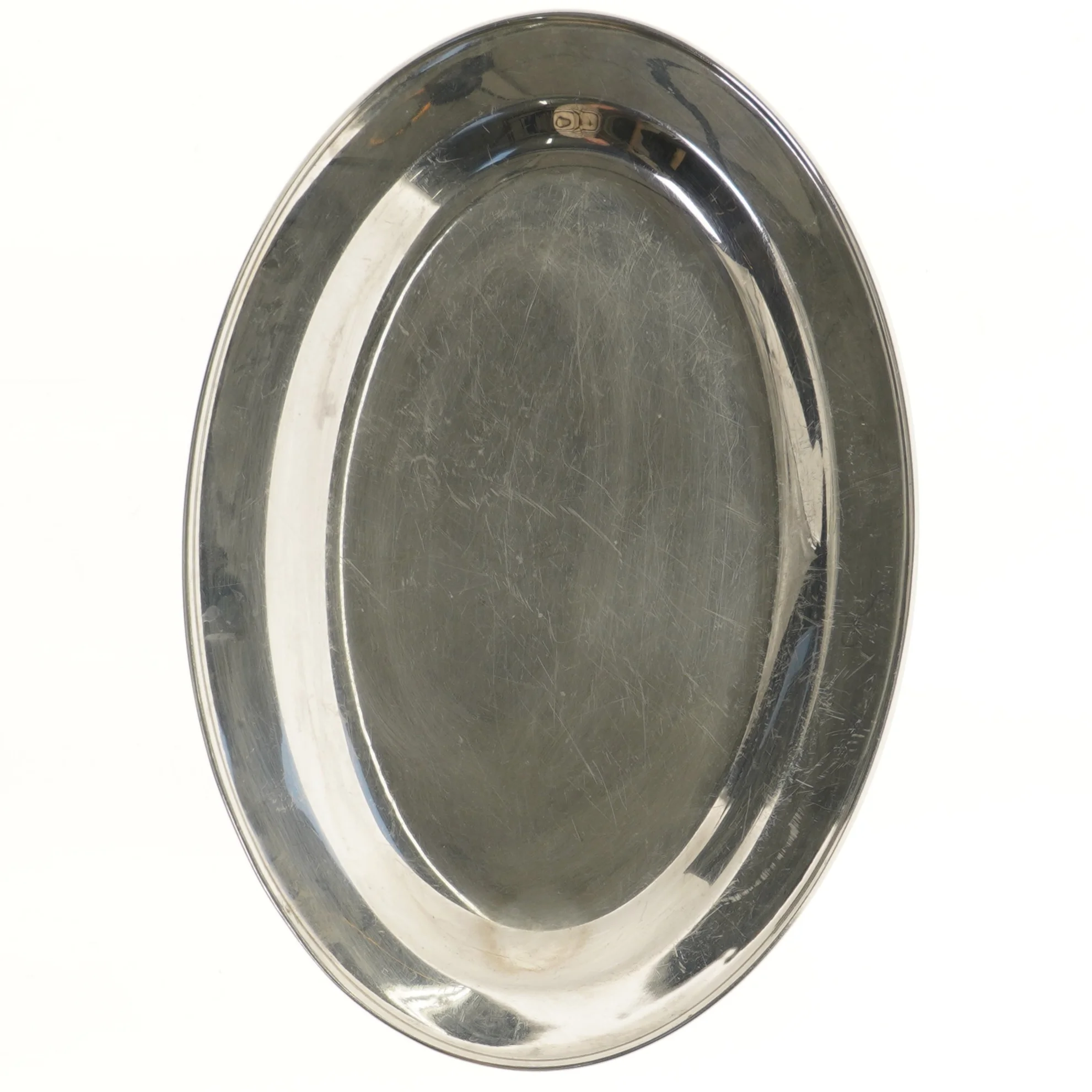 Ovalt serveringsfad i metal (str. 27,5x40 cm)