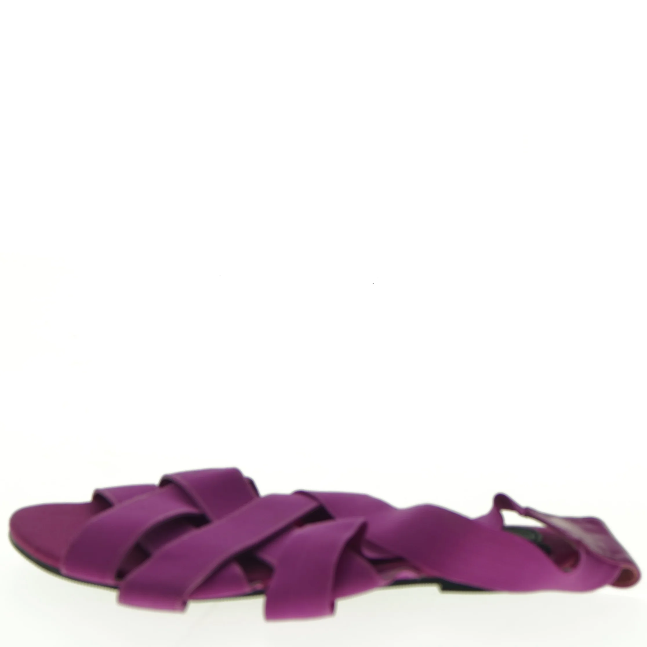 Violette sandaler med krydsremme fra Divided (str. 37)