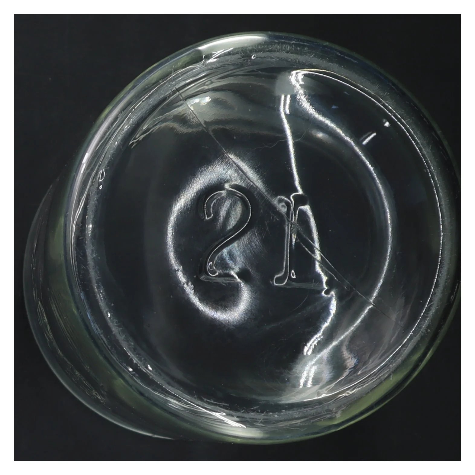 Glasbeholder med FRISCO logo fra Frisco (str. Ø 12 cm længde 21 cm)