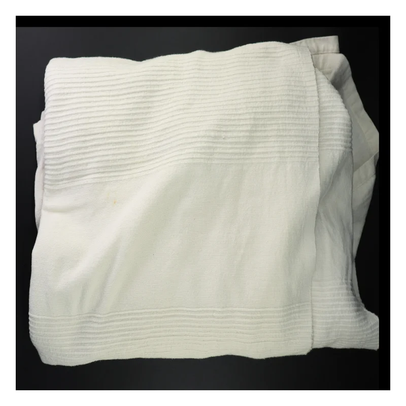 Hvidt sengetæppe (str. 208 x 290 cm)