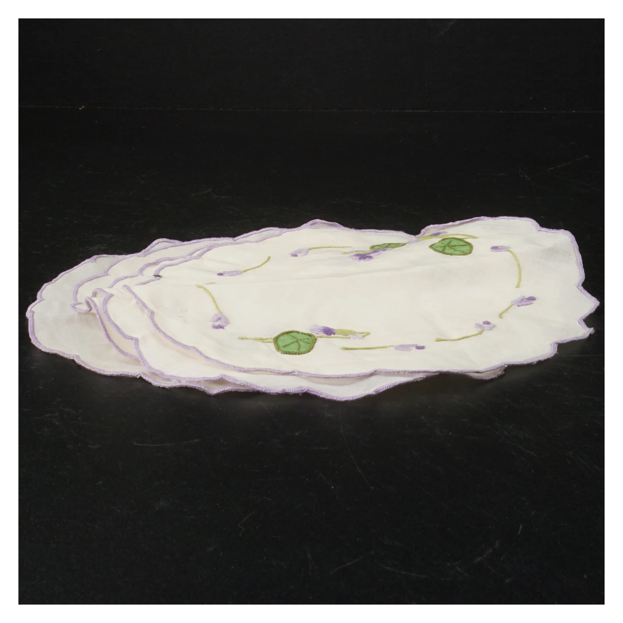 Broderede servietter (str. 20 cm)