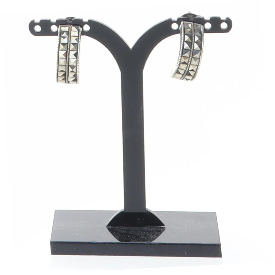 Sølvøreringe med mønster