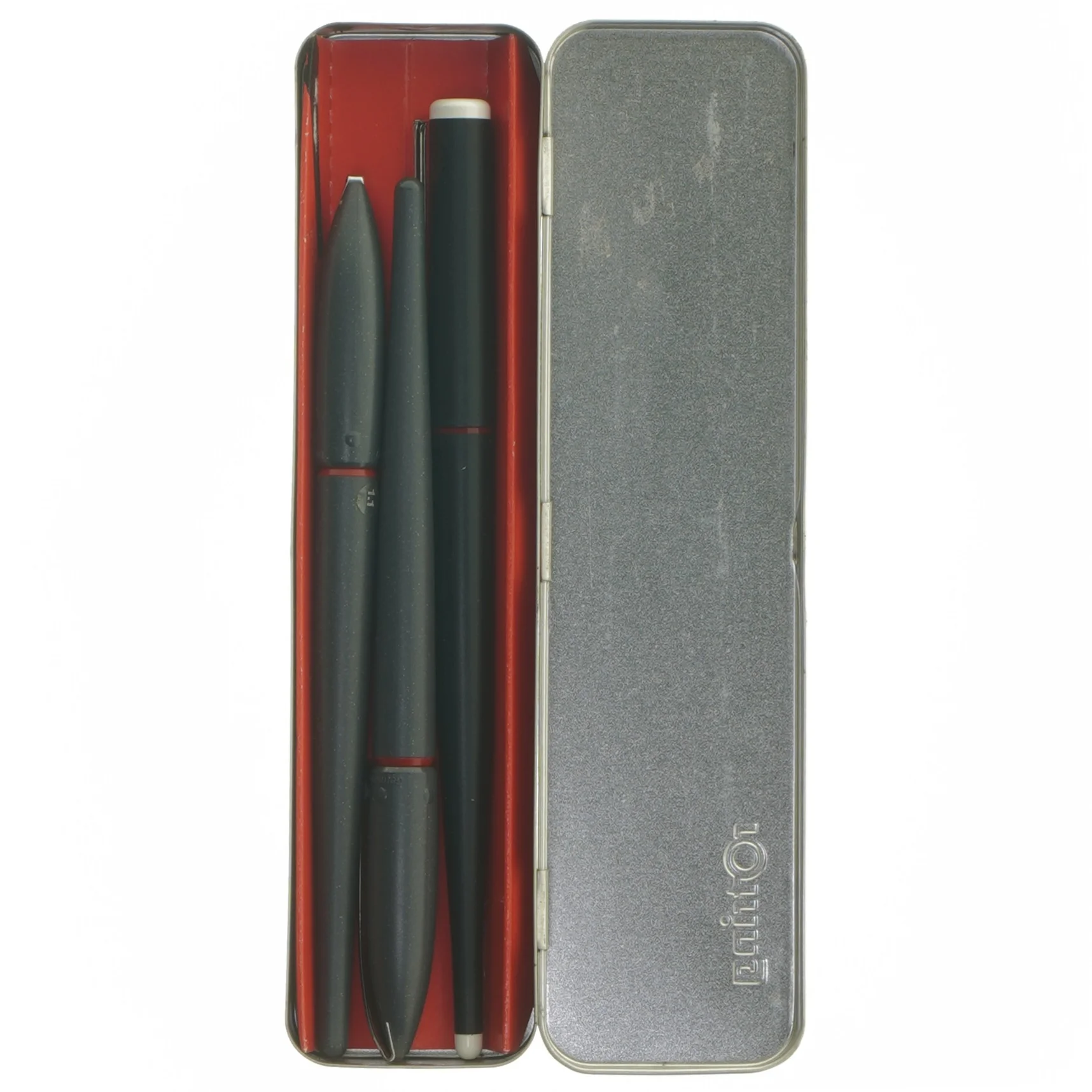 Skrivesæt med skrive og tegnepenne fra Rotring (str. 19 cm)