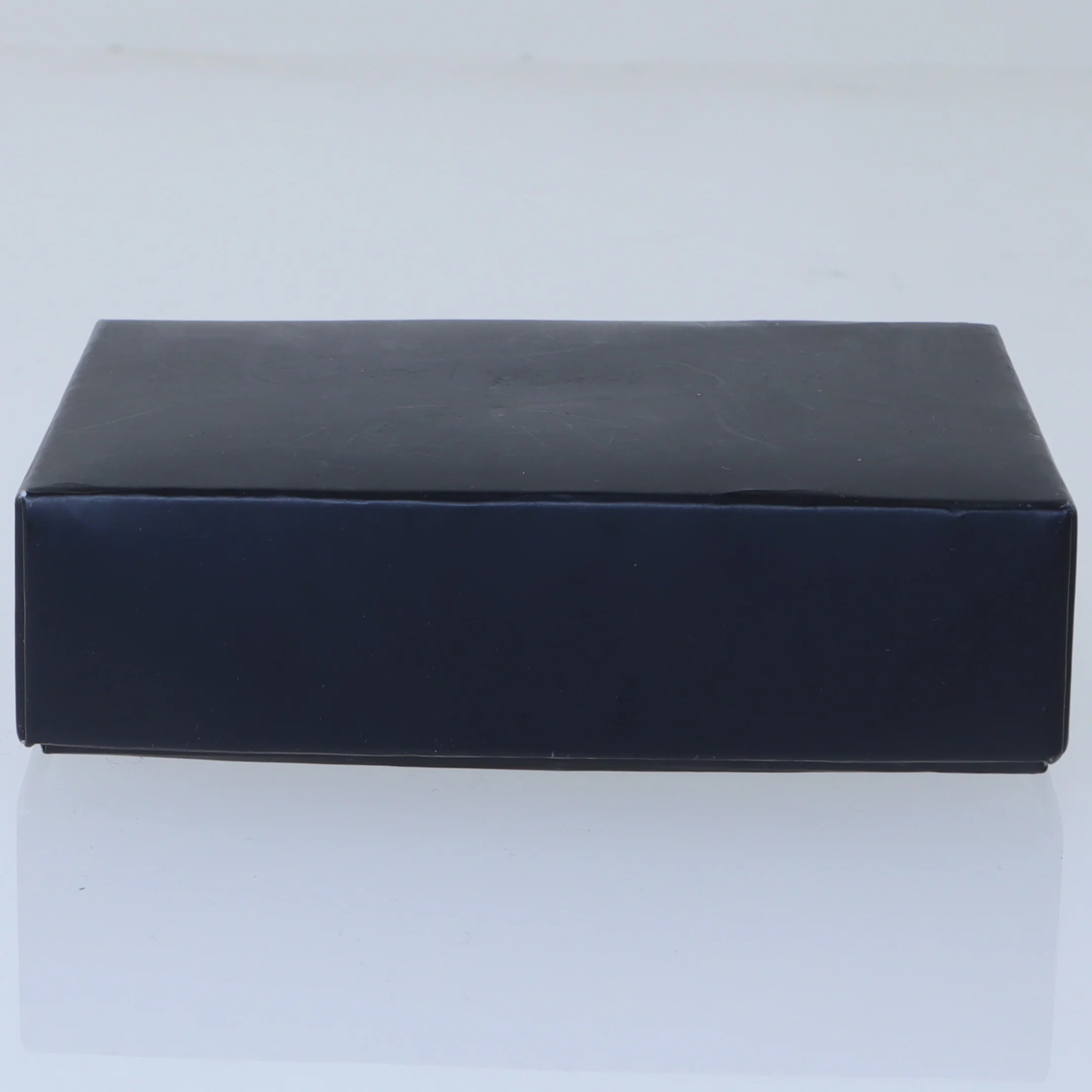 Flettet halskæde med kors vedhæng (str. 40 cm)