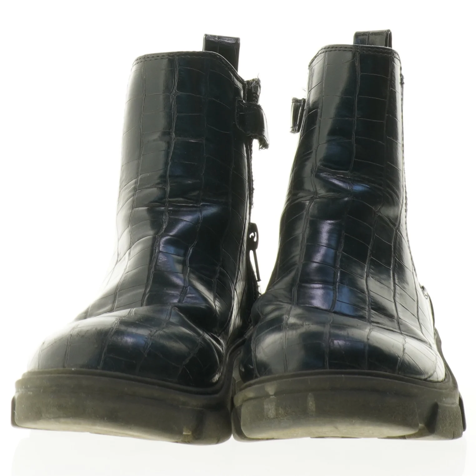 Sorte krokodilleprægede støvler (str. 32)
