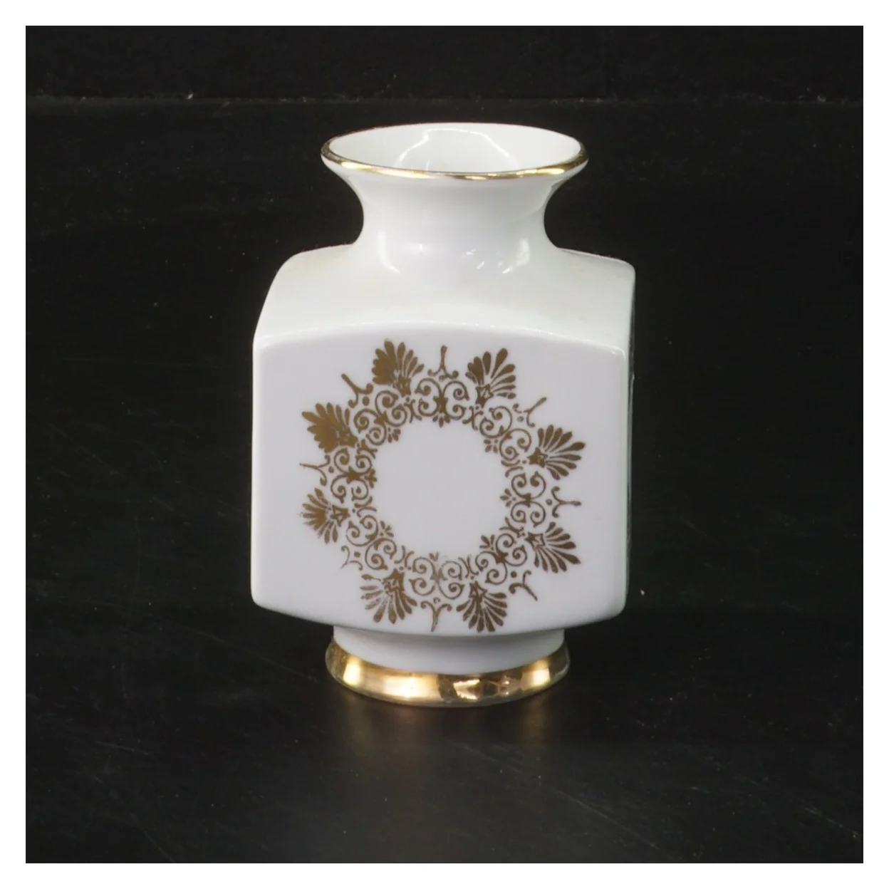 Dekorativ vase med Berleburg motiv (str. 8,5 cm)