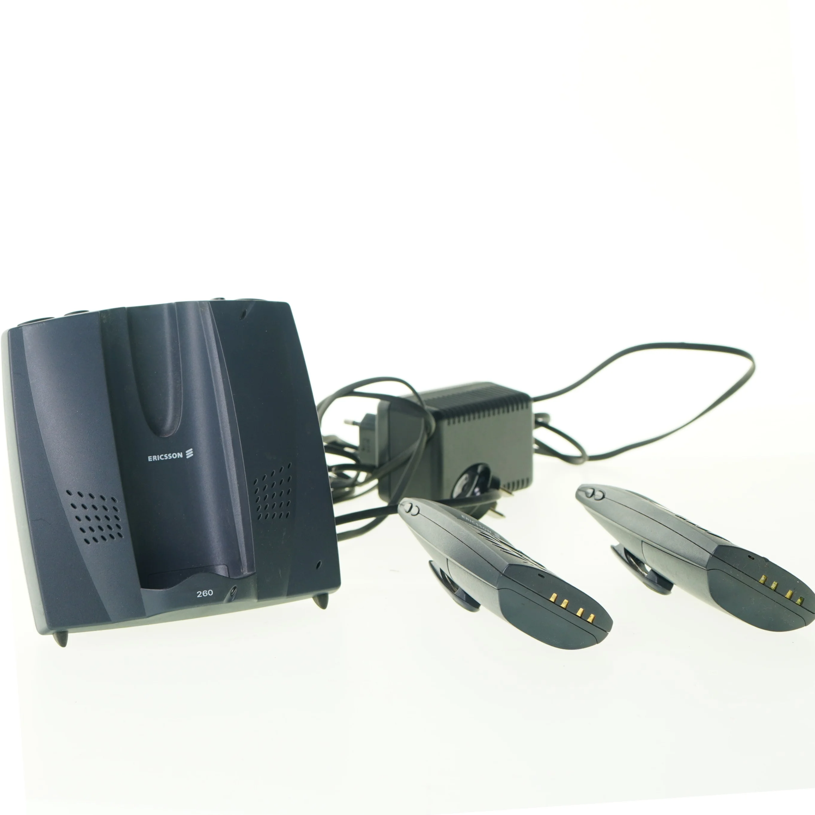 Telefon fra Ericsson (str. 14 x 5 cm)