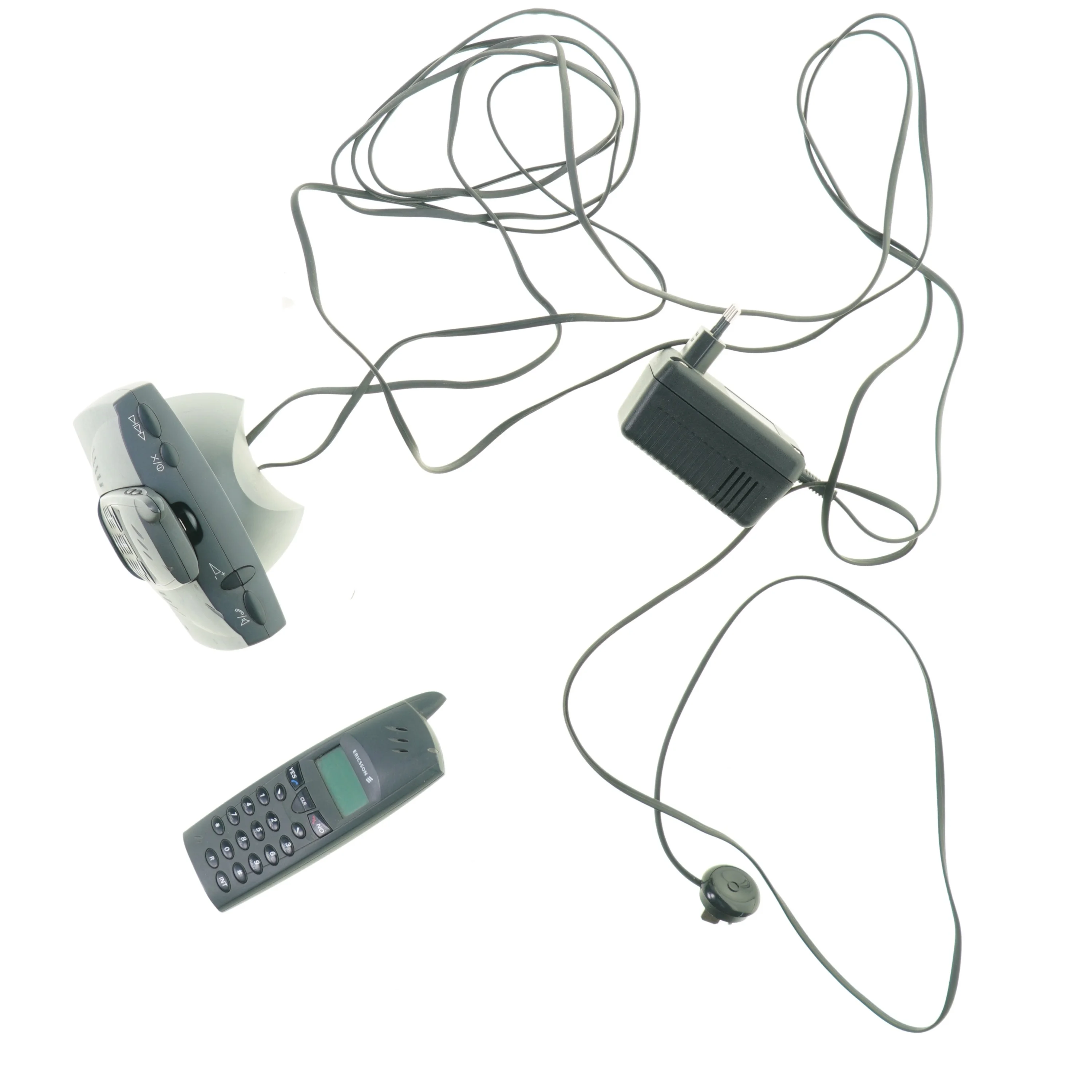 Telefon fra Ericsson (str. 14 x 5 cm)