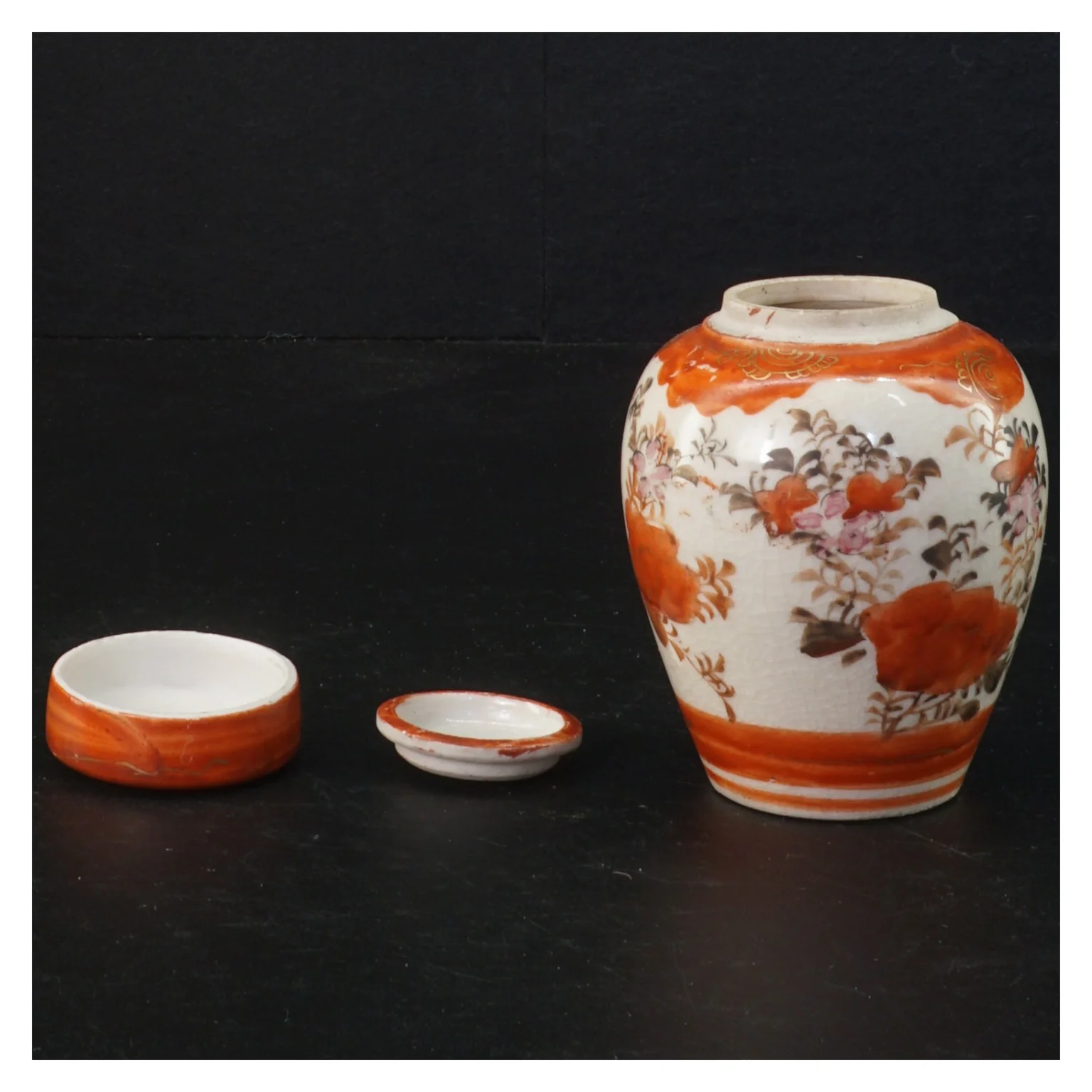 Japansk kande og vase med låg (str. 14 x 8,5 cm 9,5 x ø 7 cm)