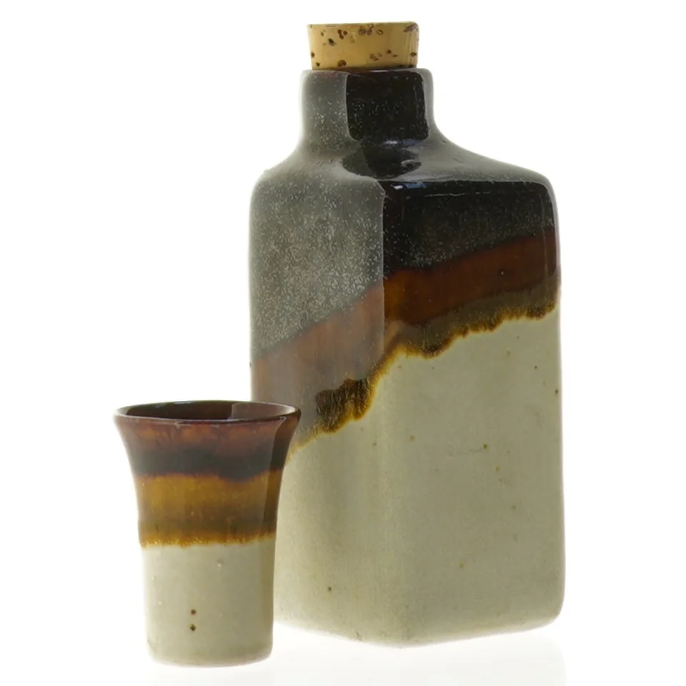 Keramik Sake Sæt (str. 13 x 5 cm og 5 x 4 cm)