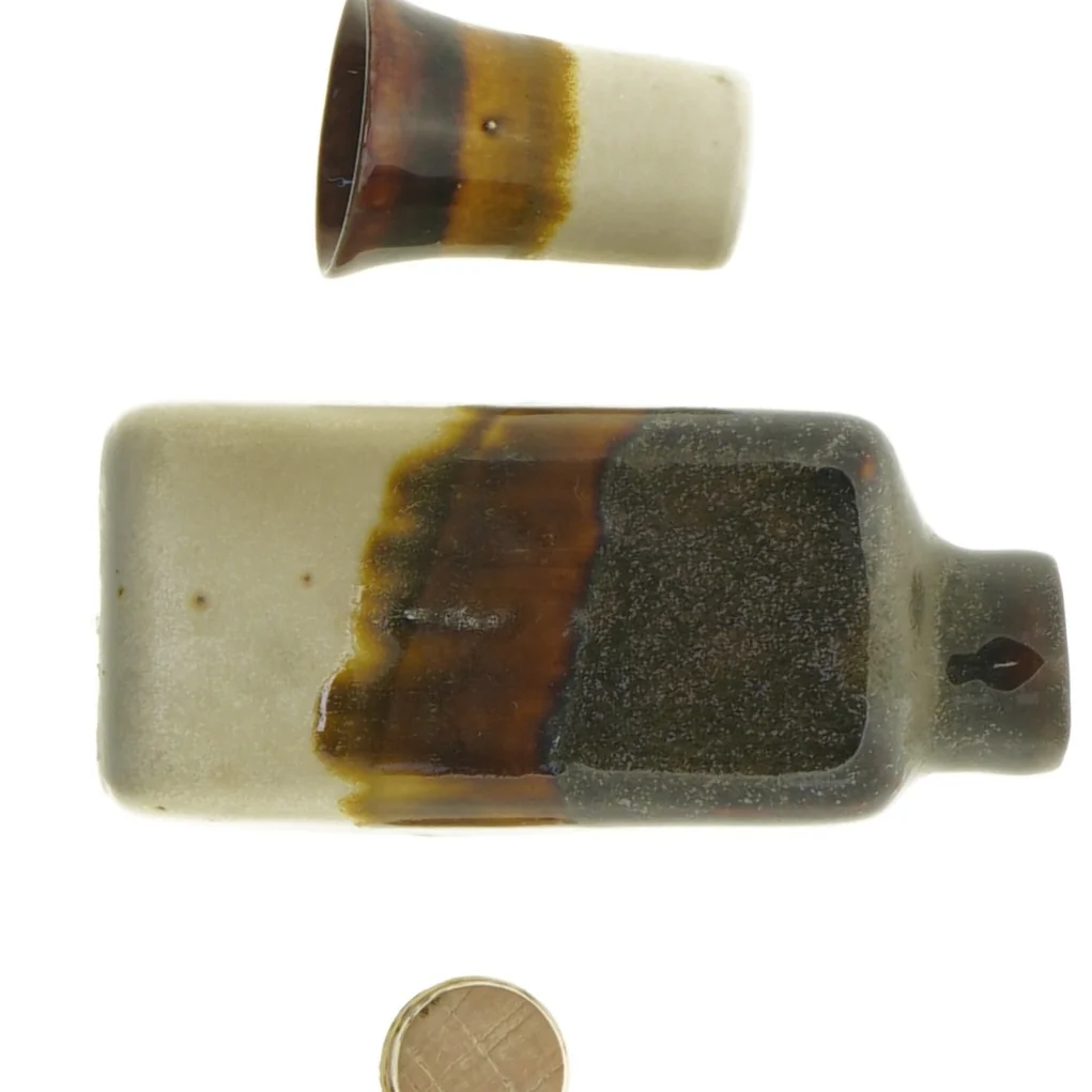 Keramik Sake Sæt (str. 13 x 5 cm og 5 x 4 cm)