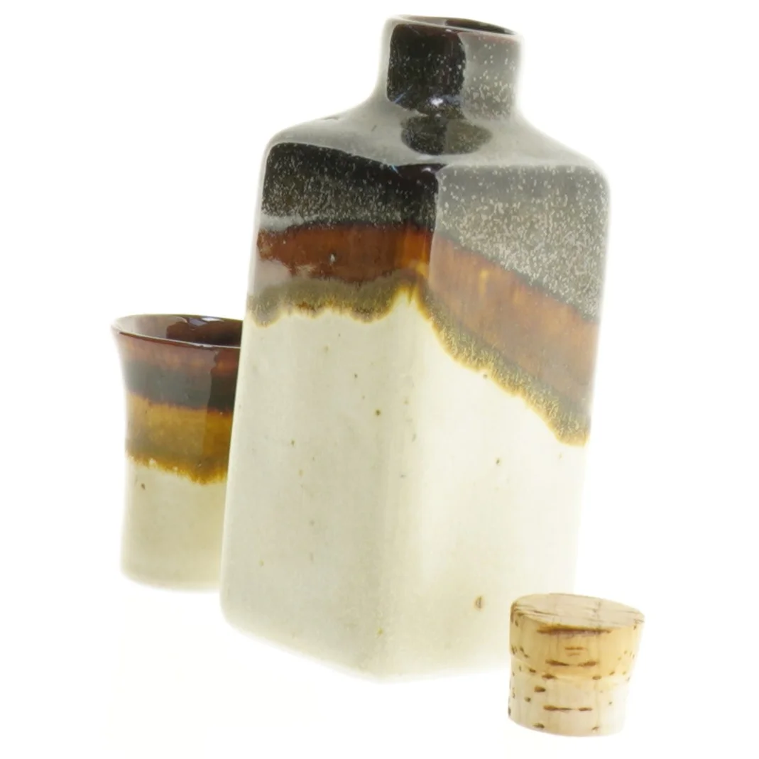 Keramik Sake Sæt (str. 13 x 5 cm og 5 x 4 cm)