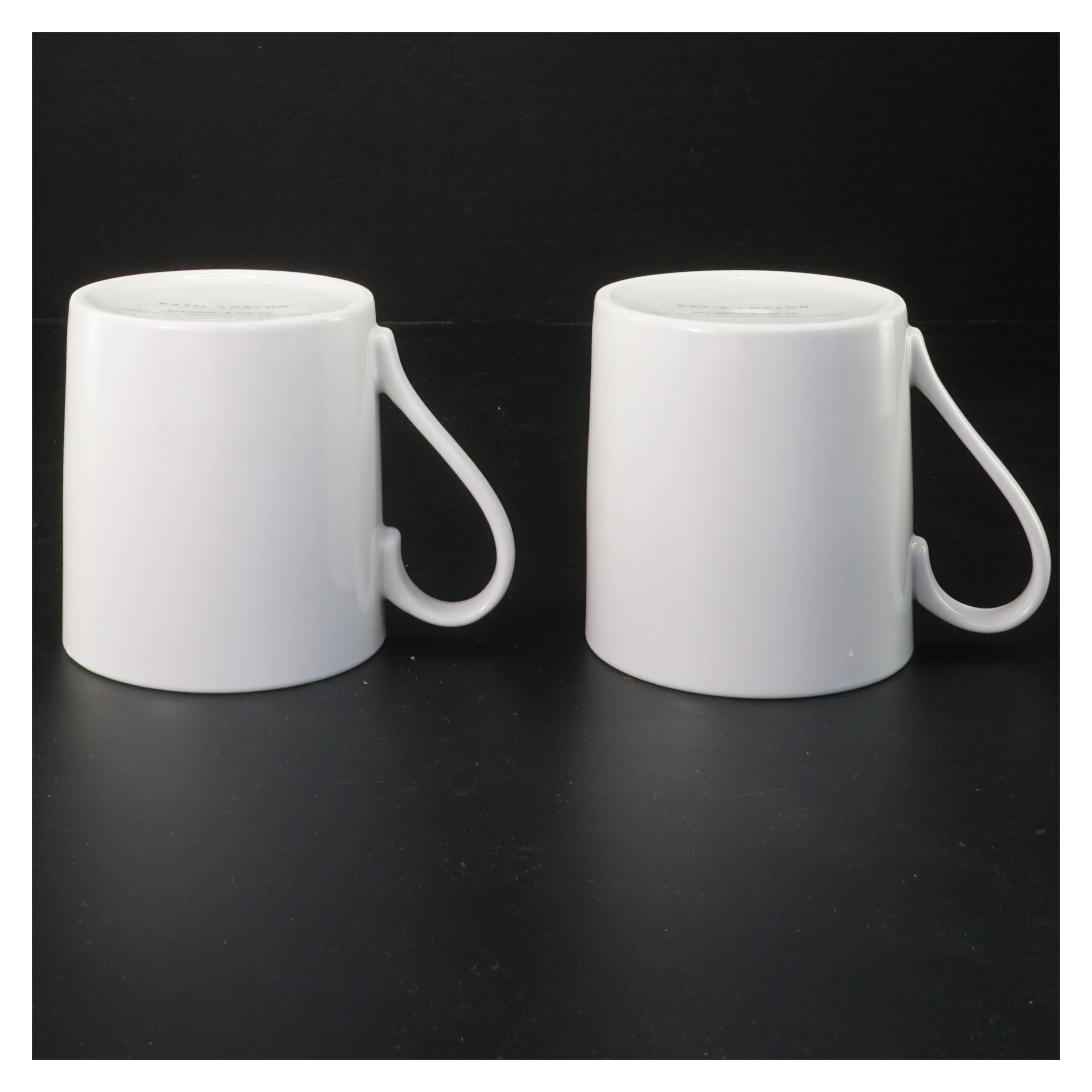 Sæt med Mr og Mrs krus fra Katie Loxton (str. 9,5x8 cm)