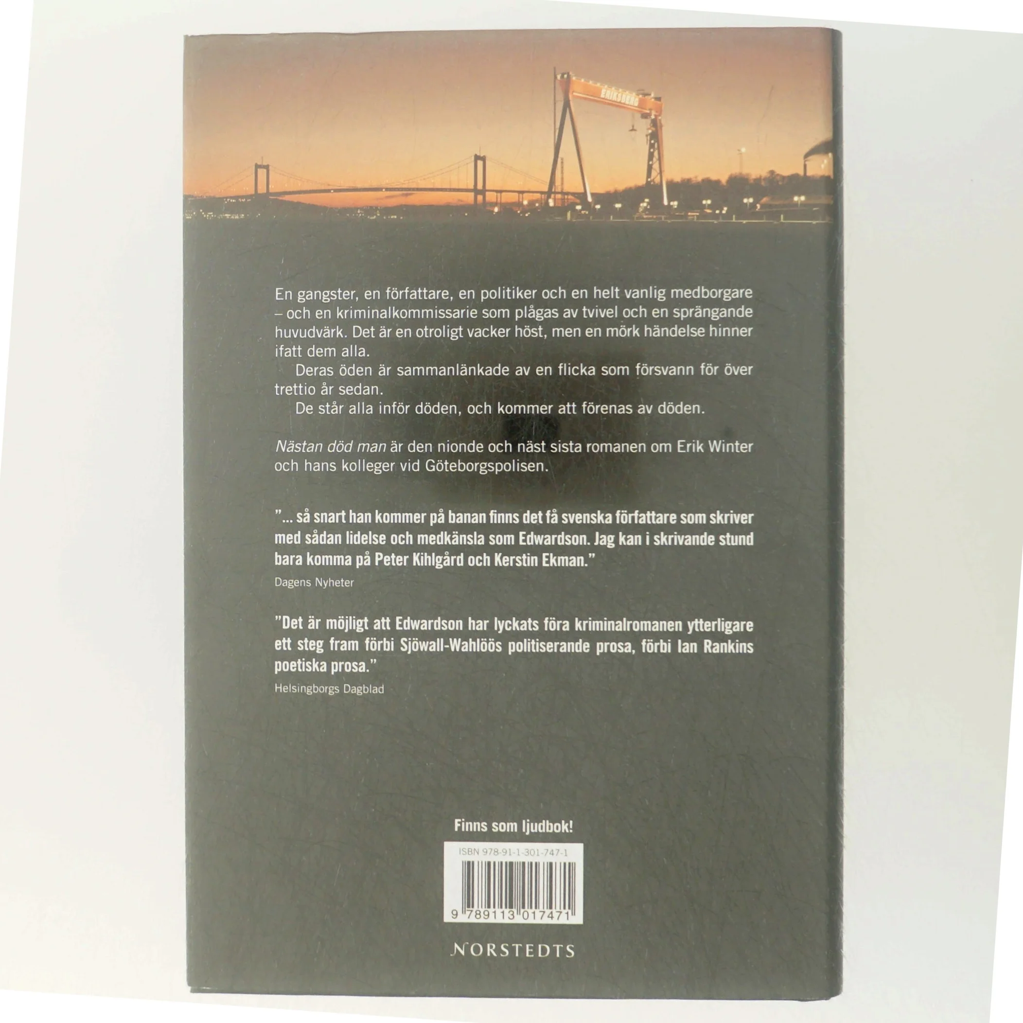 Nästan död man af Åke Edwardson (Bog)