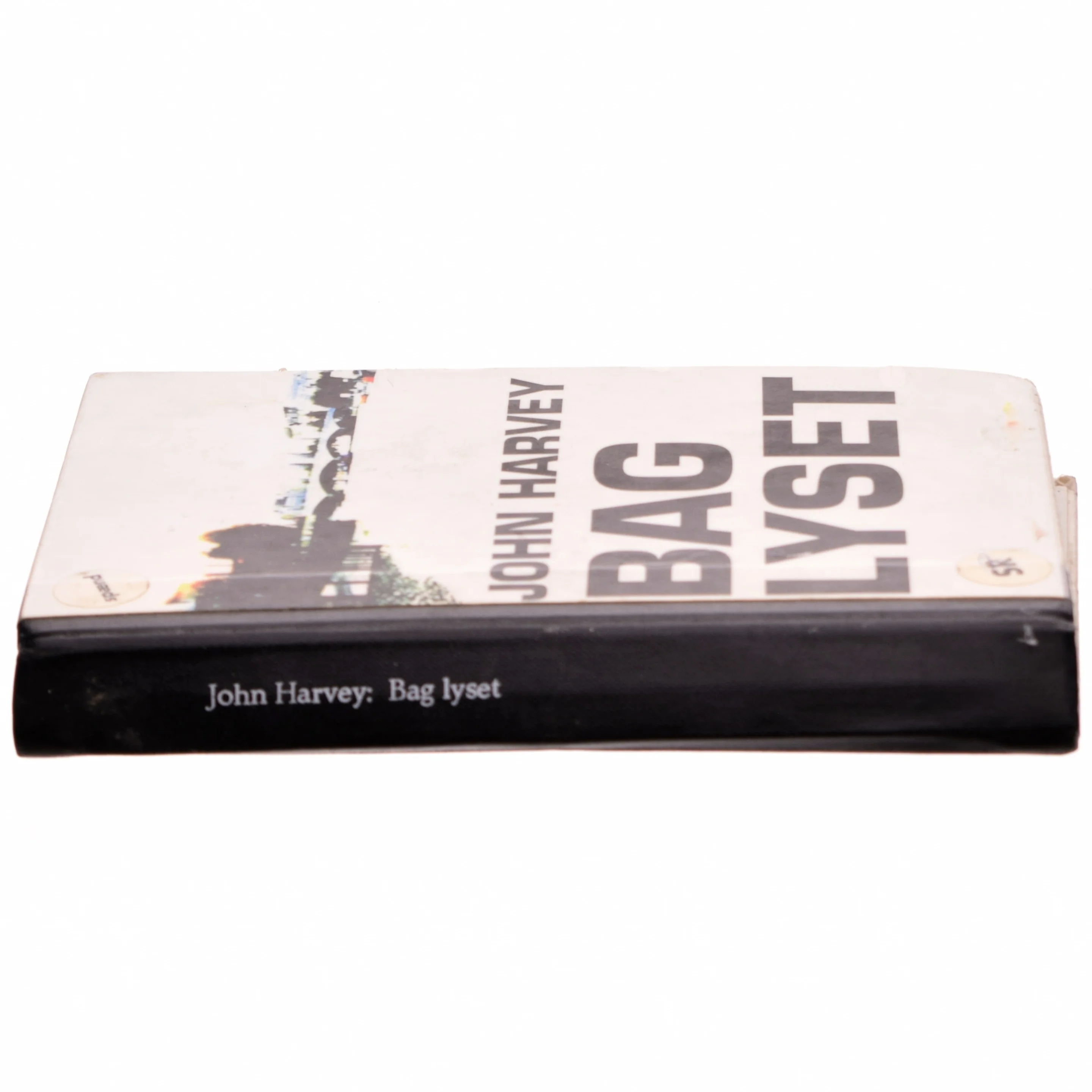 Bag Lyset af John Harvey