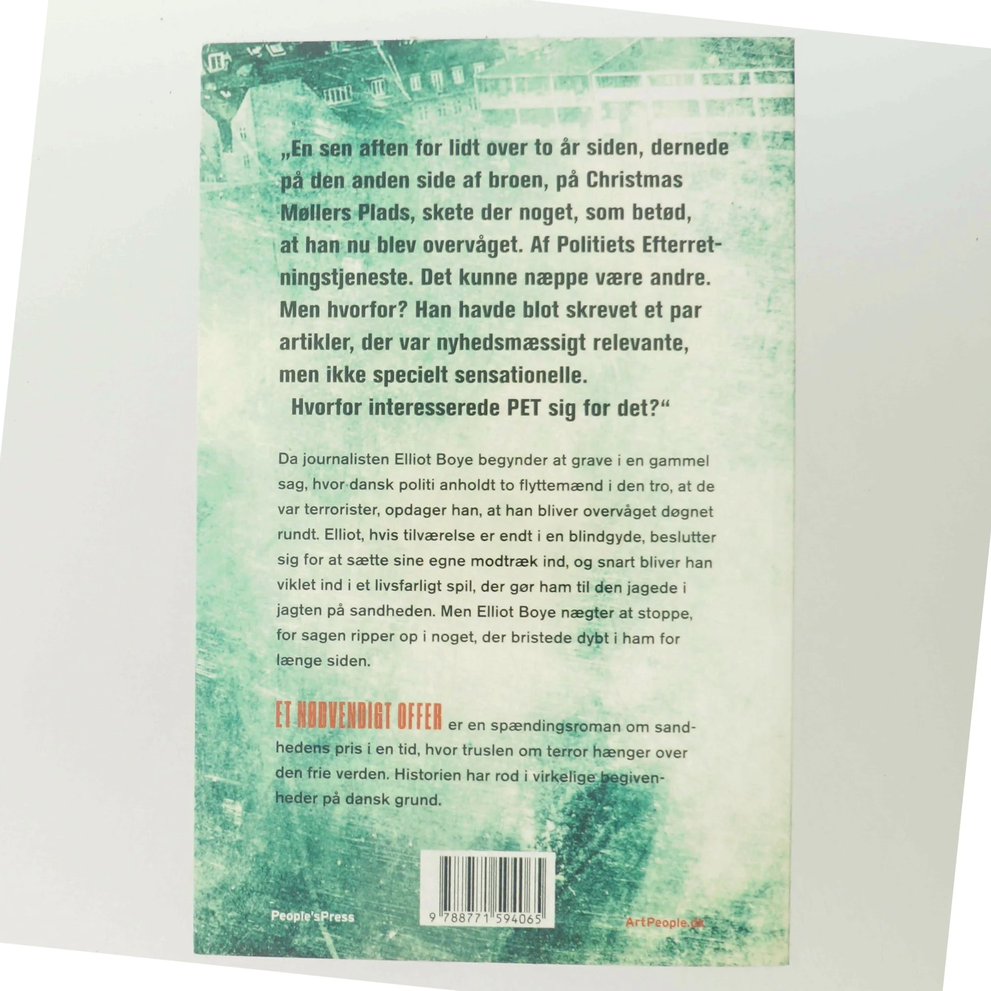 Et nødvendigt offer : spændingsroman af Finn Halfdan (f. 1967) (Bog)