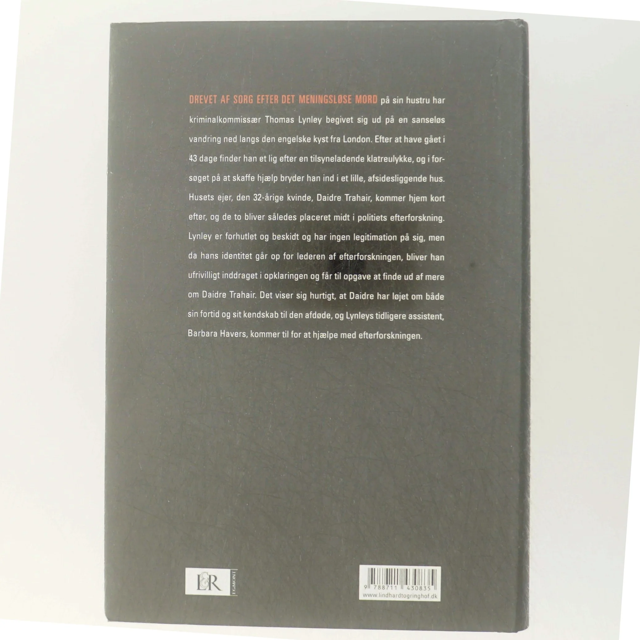 En løgner i rødt af Elizabeth George (Bog)