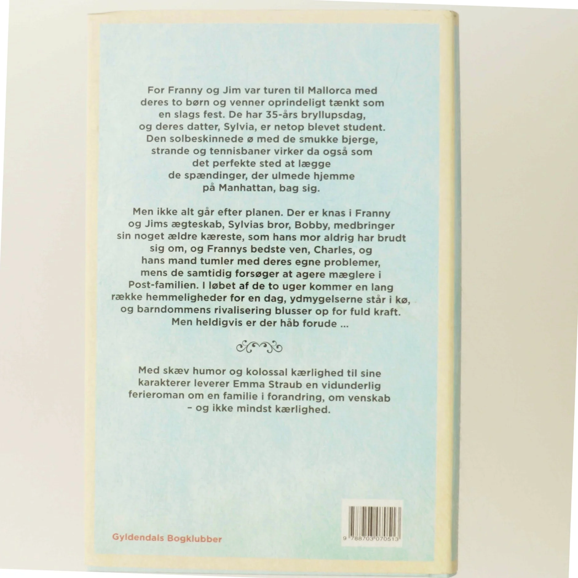 'Feriegæsterne' af Emma Straub (bog)