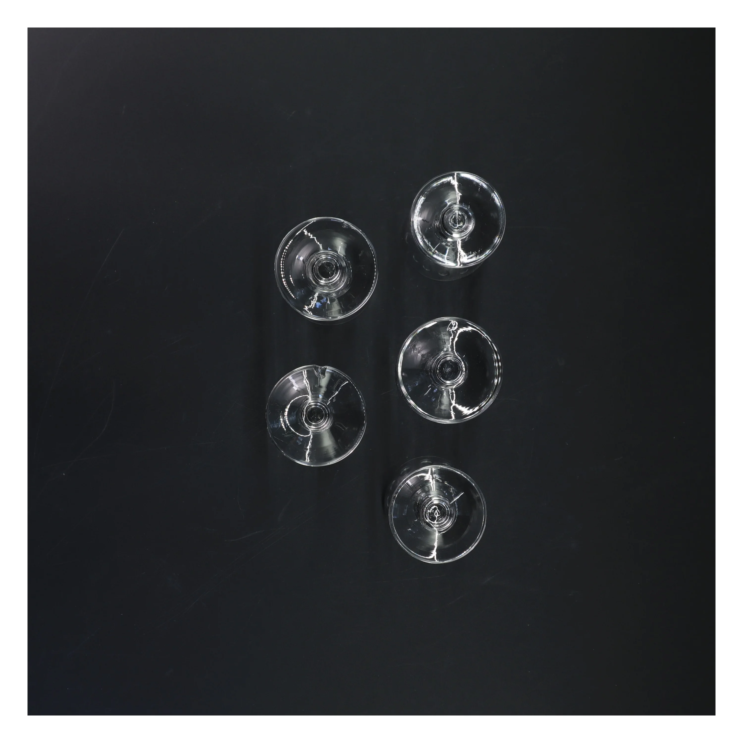 Sæt med 5 vinglas (str. 10 cm. 5 styk)