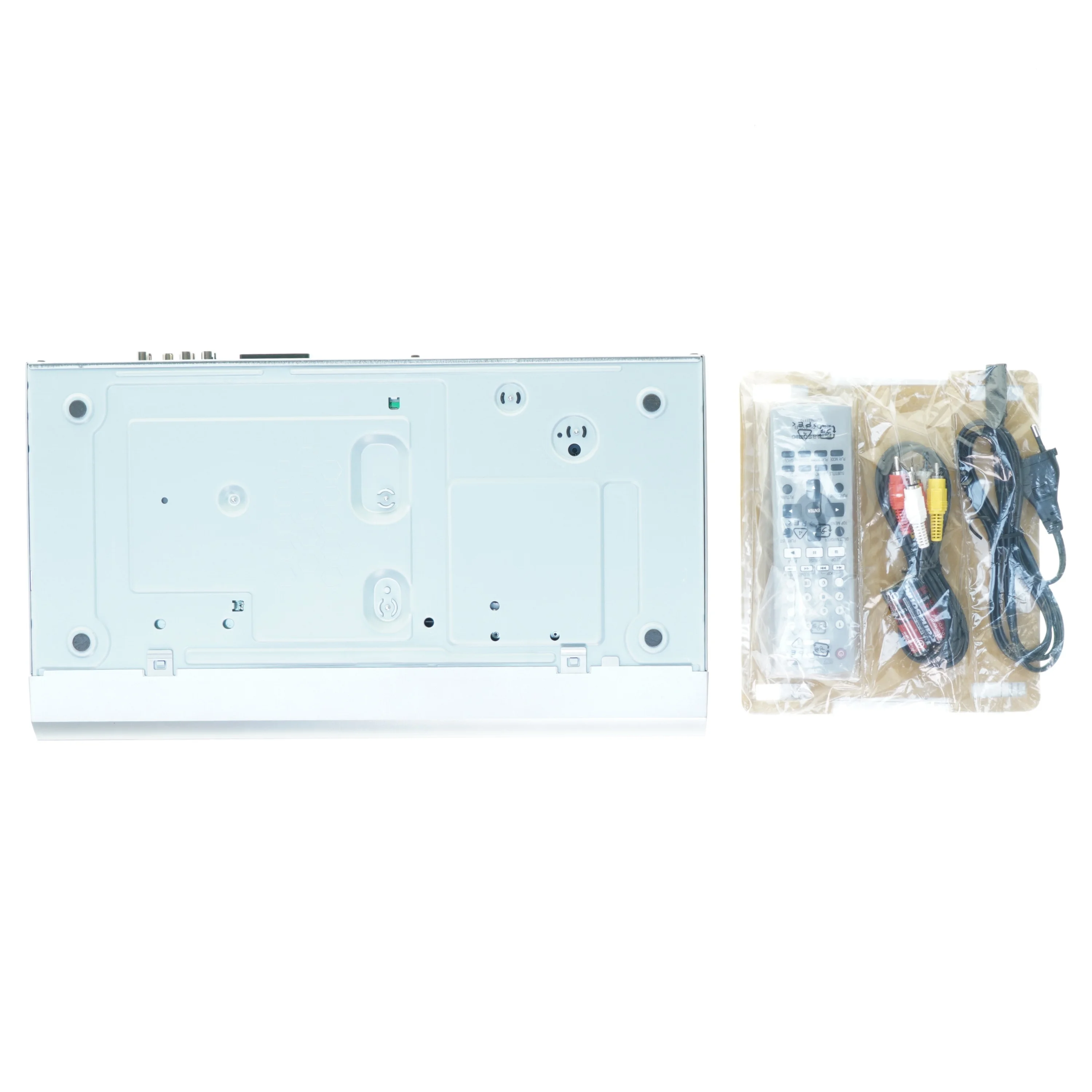 Dvd afspiller med kabler og fjernbetjening fra Panasonic (str. 43 x 24 cm)