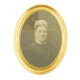Oval guldramme med foto af kvinde (str. LB 58x44,5 cm)