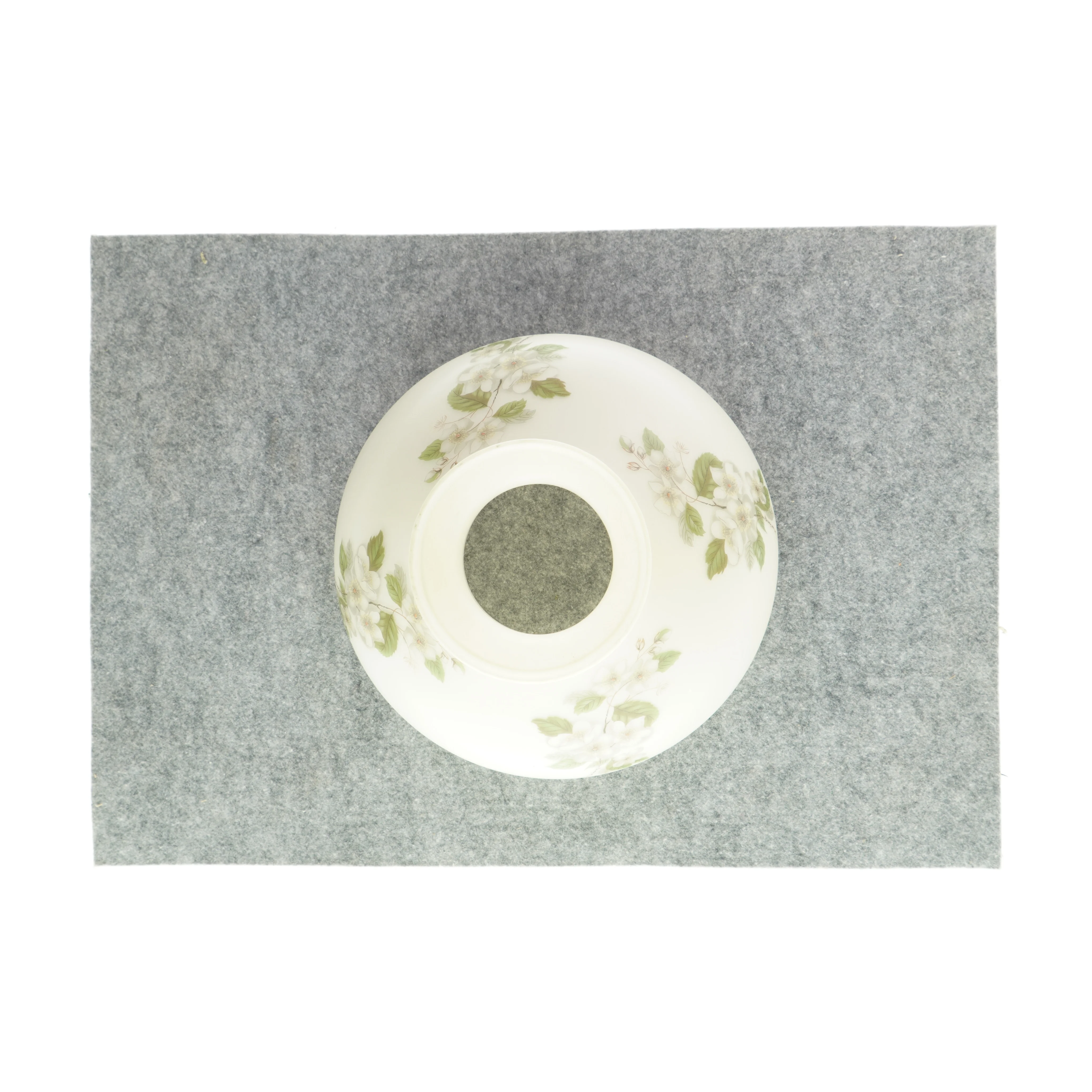 lampeskærm i glas  (str. HØ 24x28 cm)