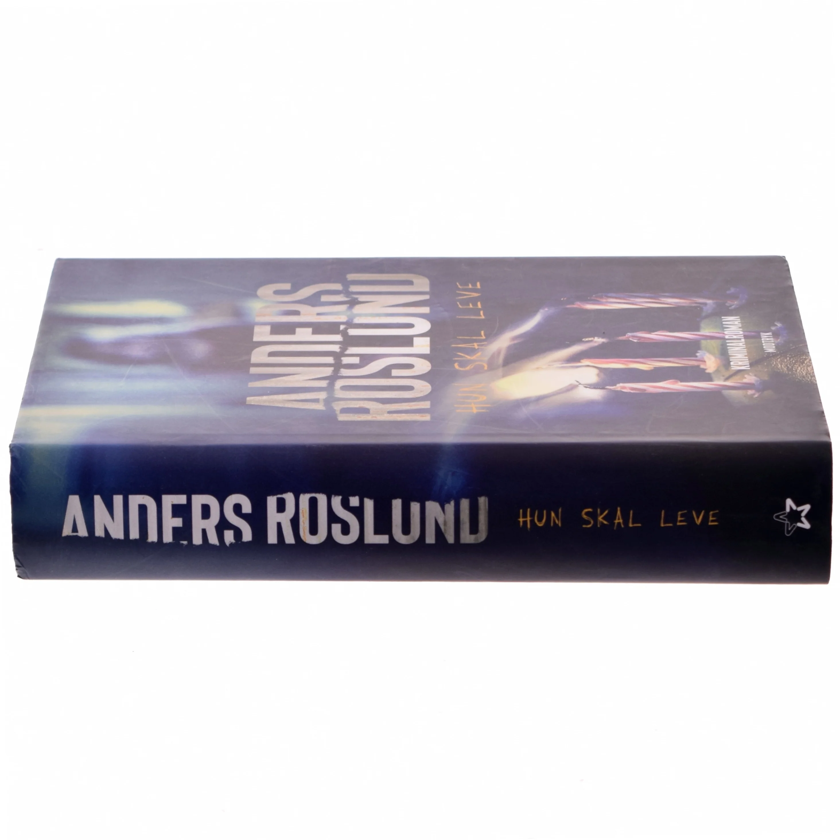 Hun skal leve af Anders Roslund (Bog)