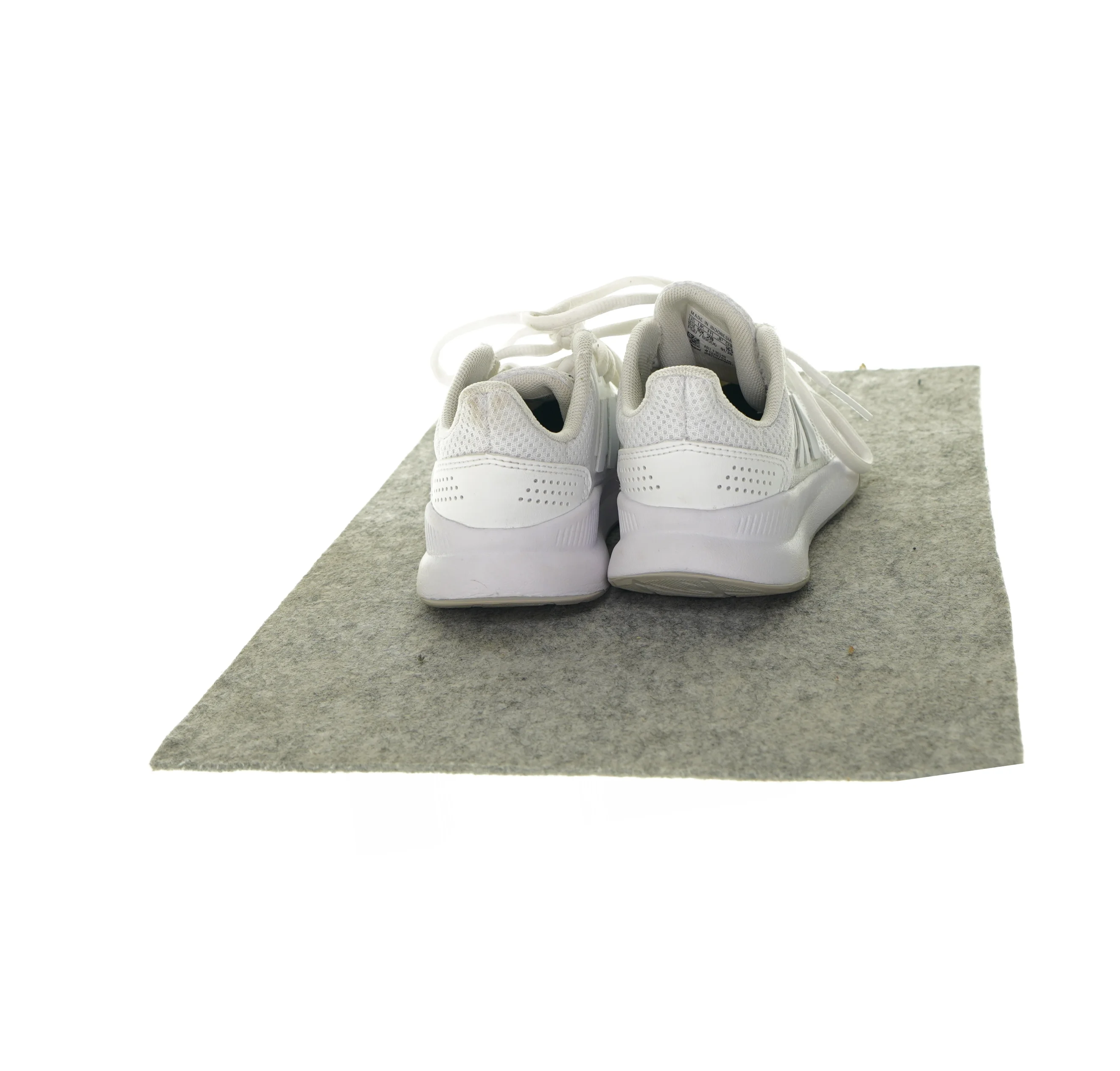 Sko fra Adidas (str. 28)