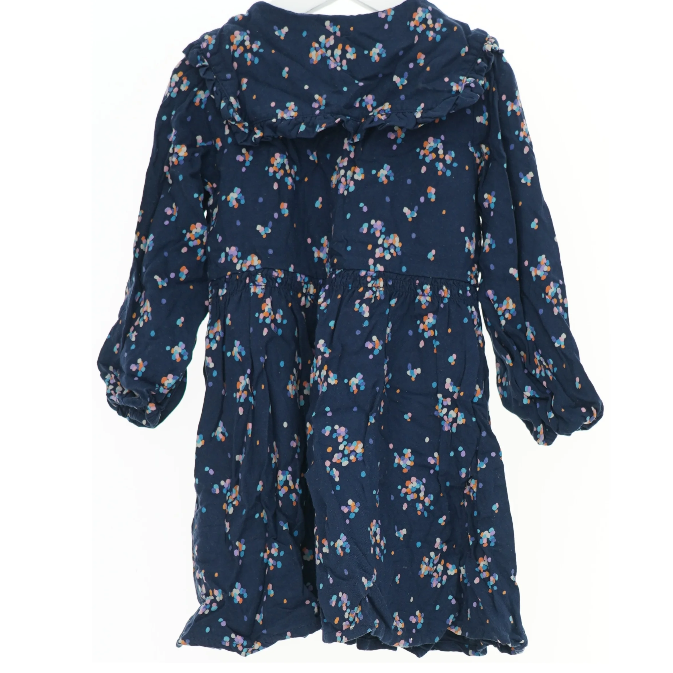 Blomstret kjole med lange ærmer fra Next (str. 104)