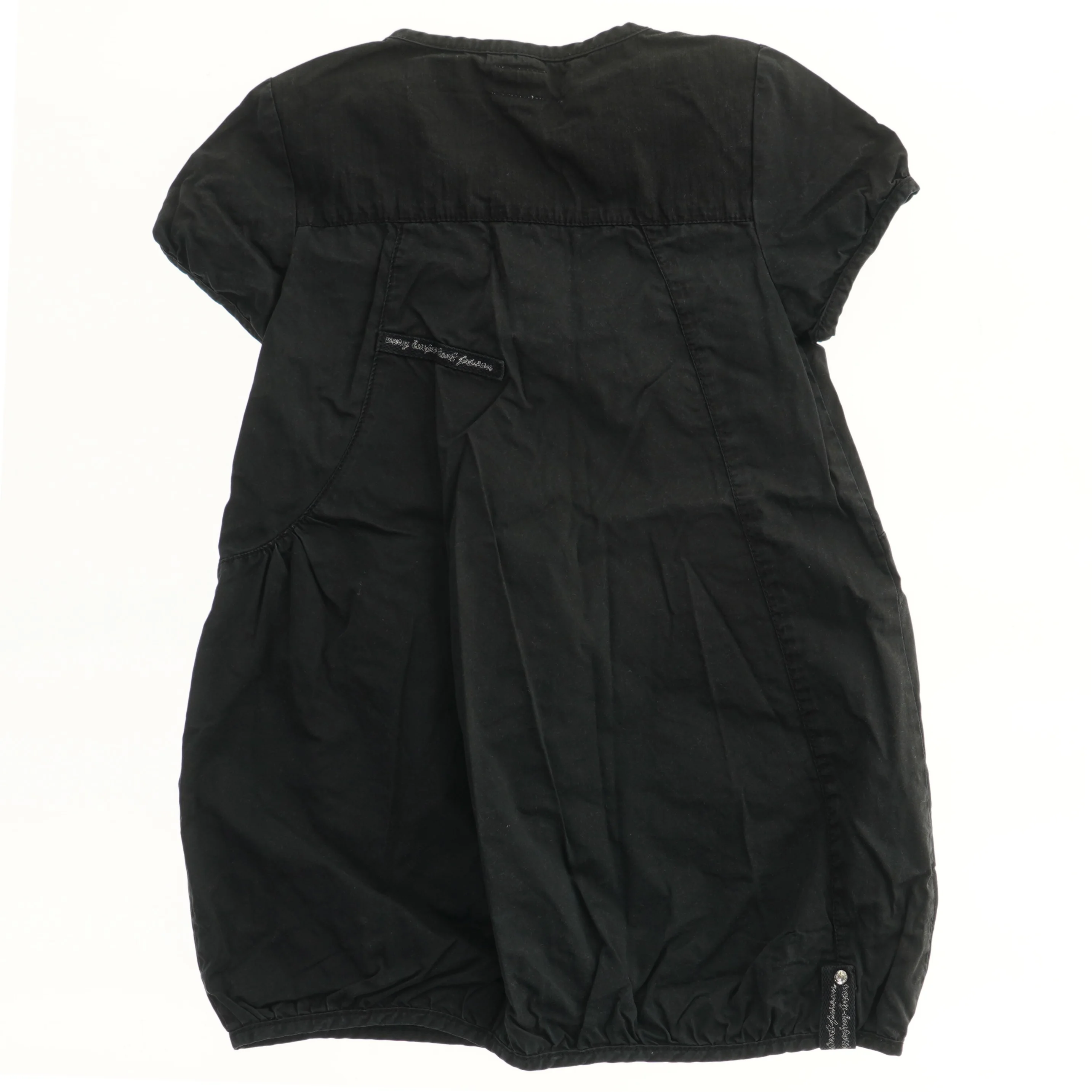 Sort kjole med korte ærmer fra Name It (str. 116)