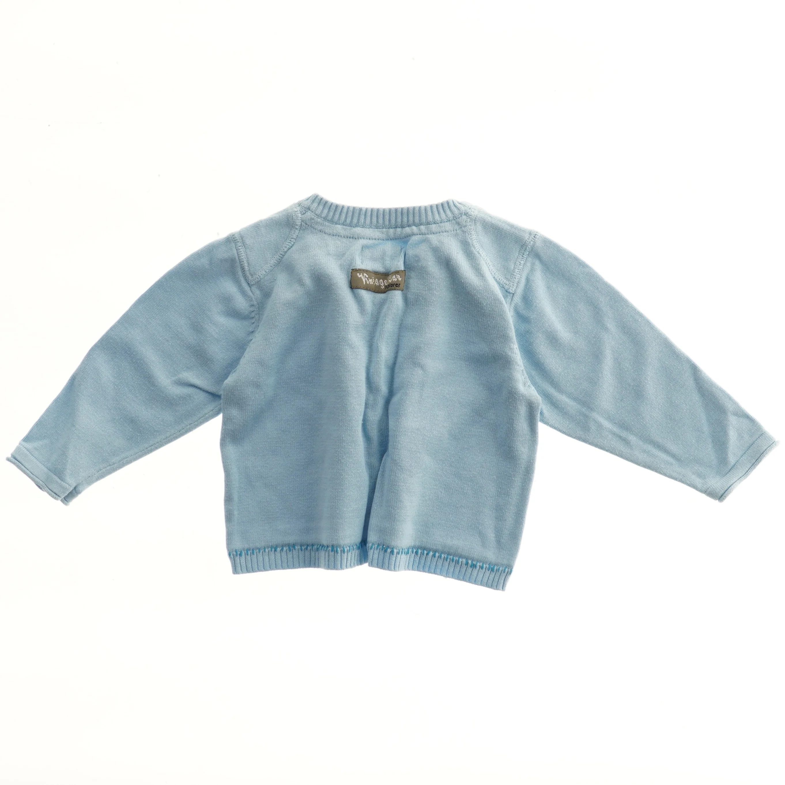 Babycardigan med mønster fra Name It (str. 68)