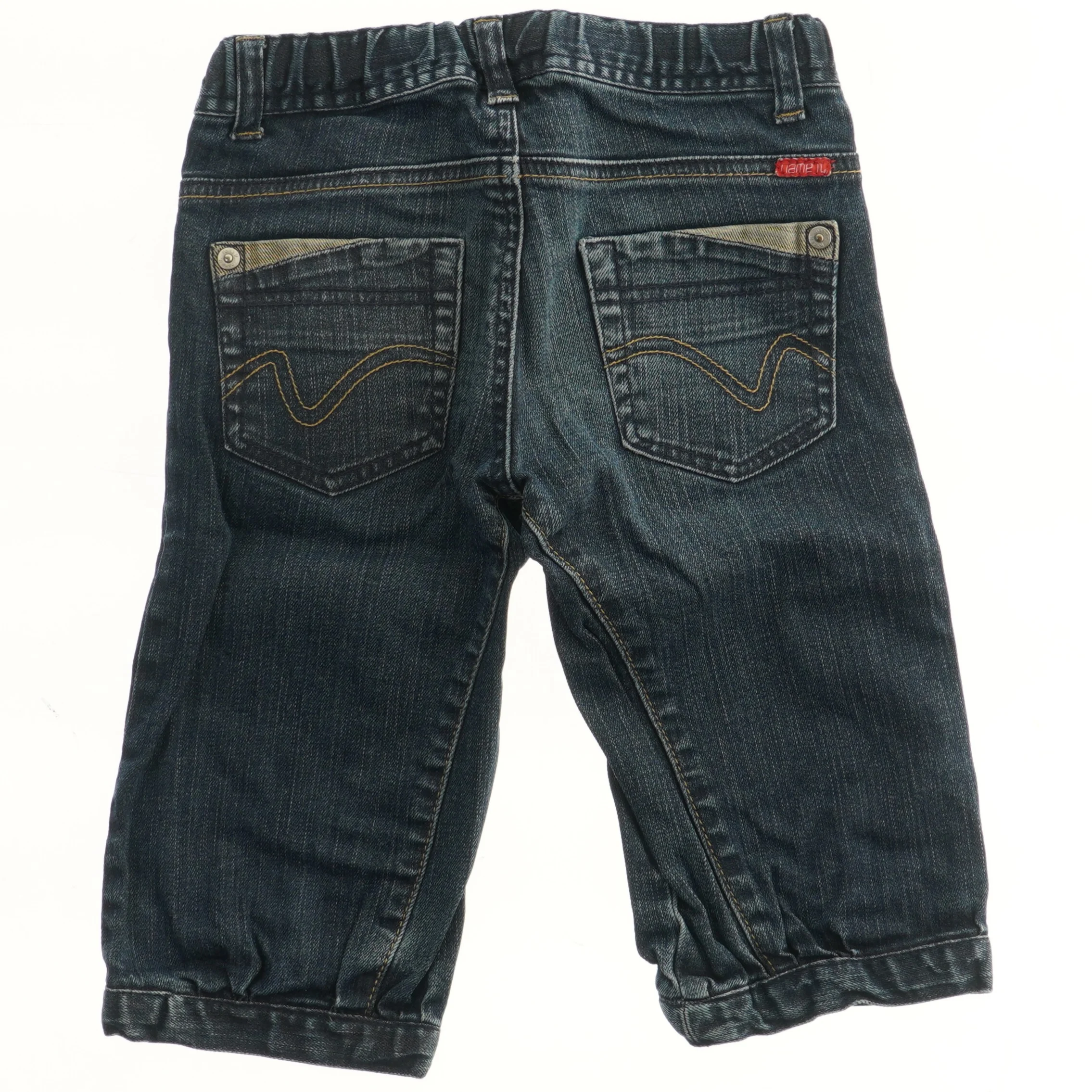 Børnejeans med knapdetaljer fra Name It (str. 122)