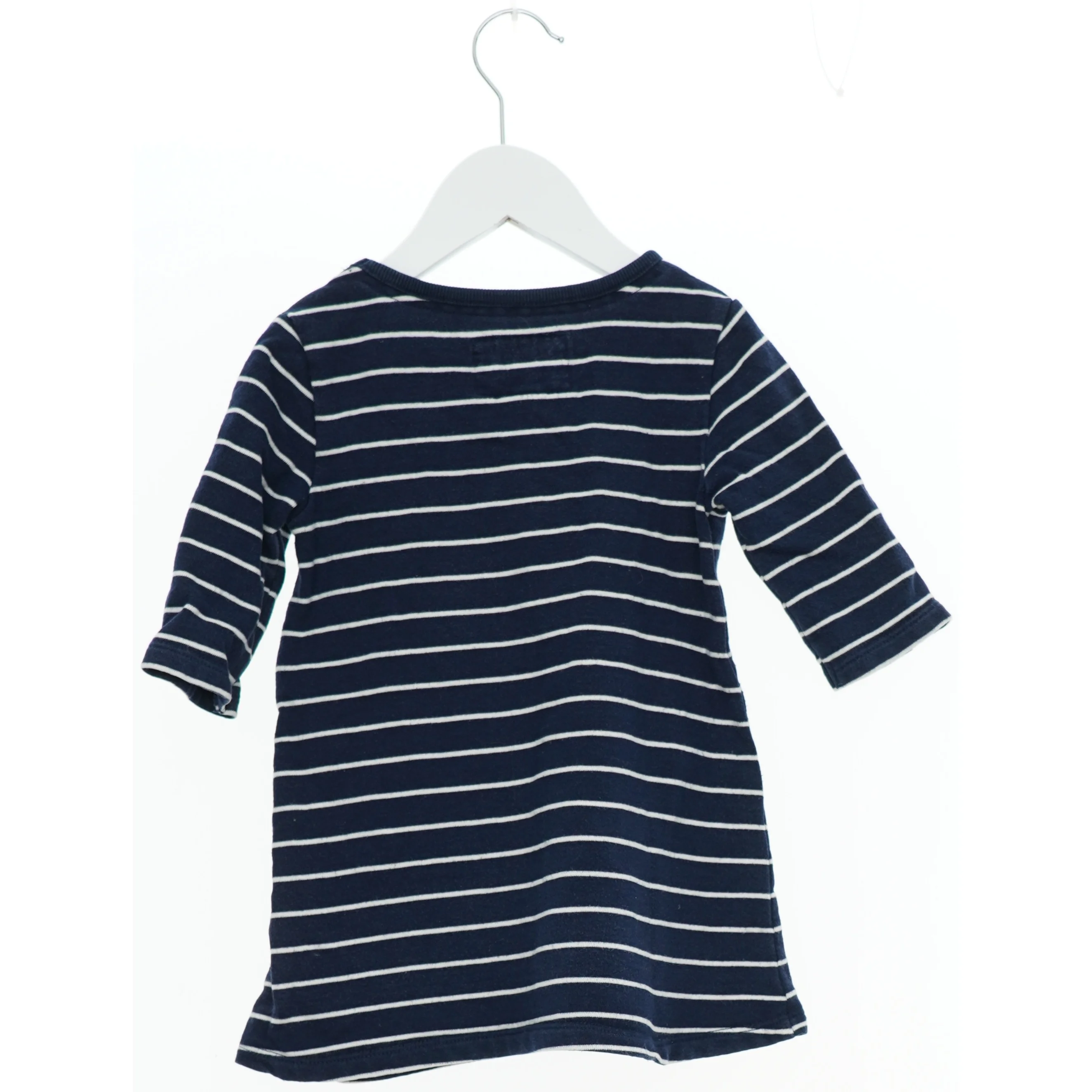 Strikket kjole med striber og blomsterdetaljer fra J Jeans (str. 110) 