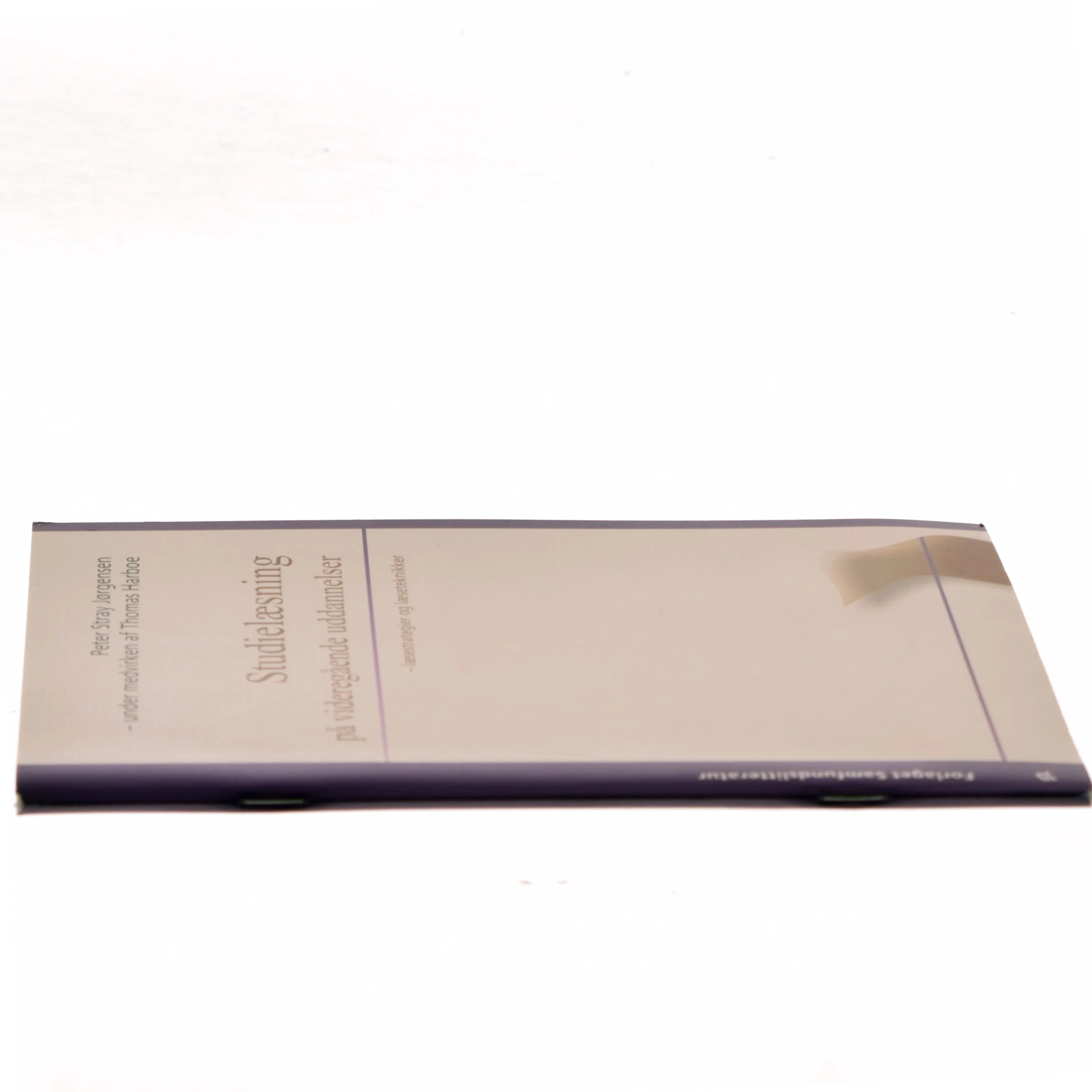 Studielæsning på videregående uddannelser : læsestrategier og læseteknikker (Bog)