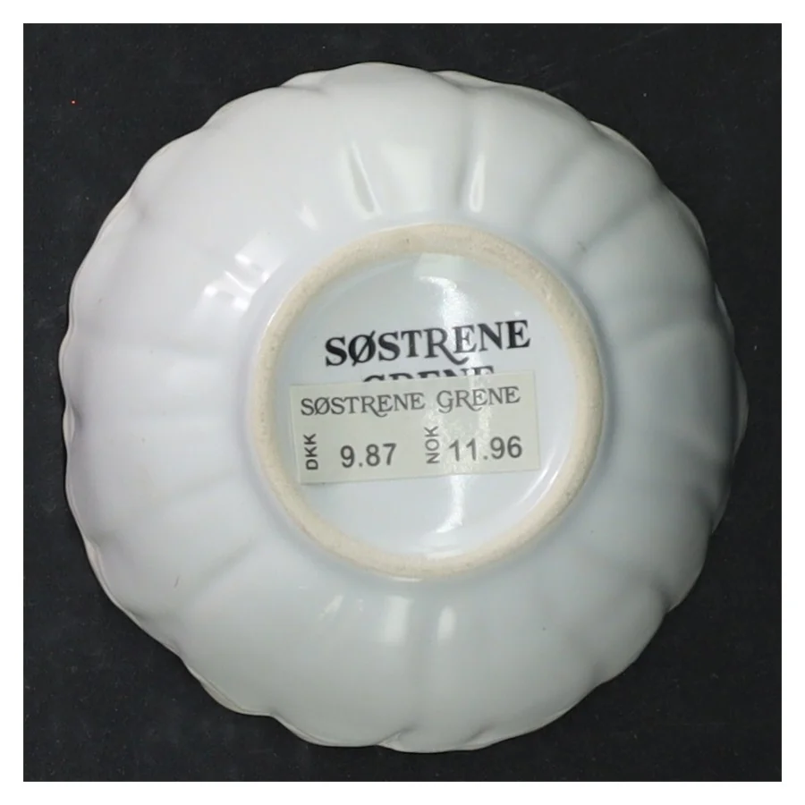 Hvide porcelænsskåle fra Søstrene Grene (str. Ø. 8 cm. 4 styk)