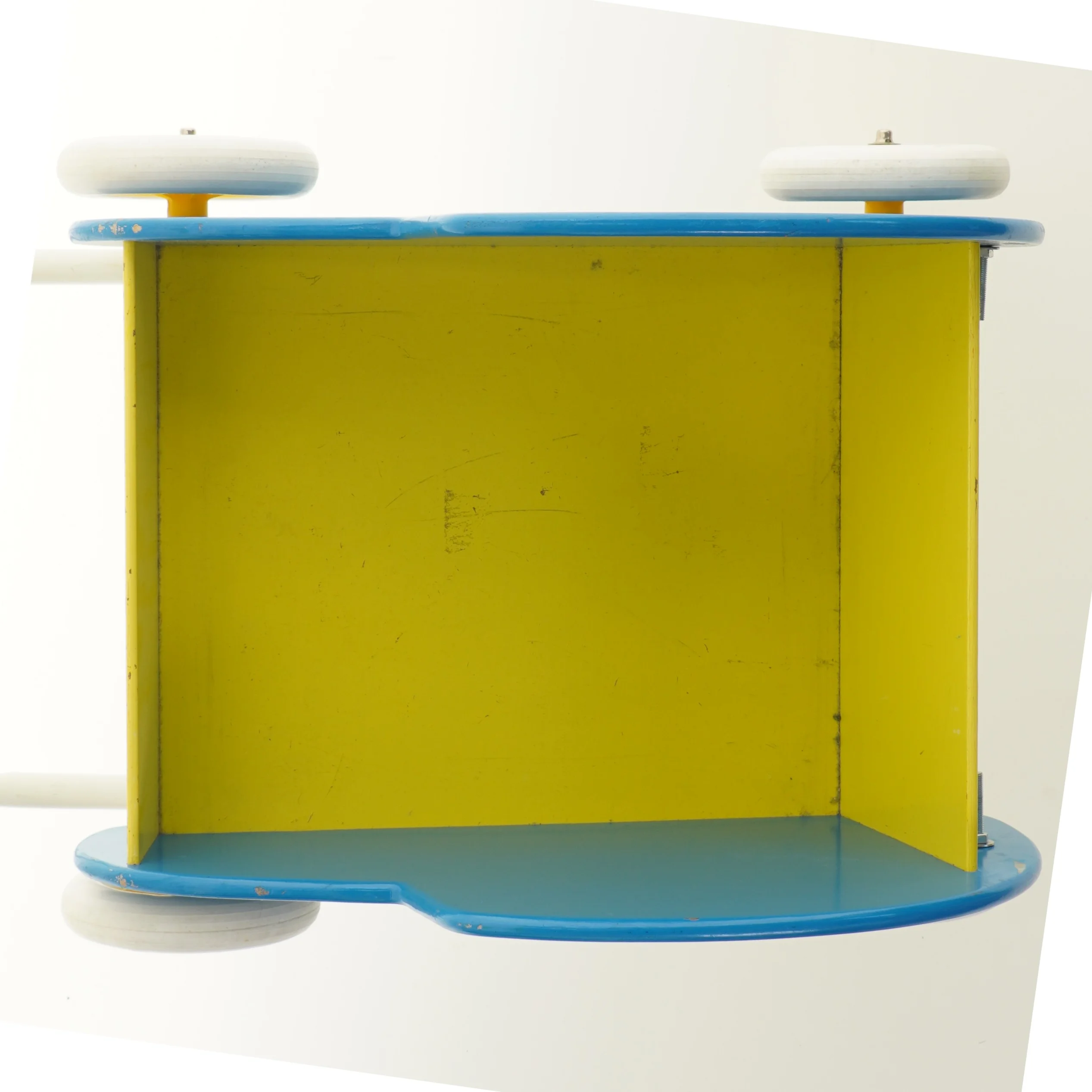 Gåvogn i form af bil (str. 27x42x34 cm)