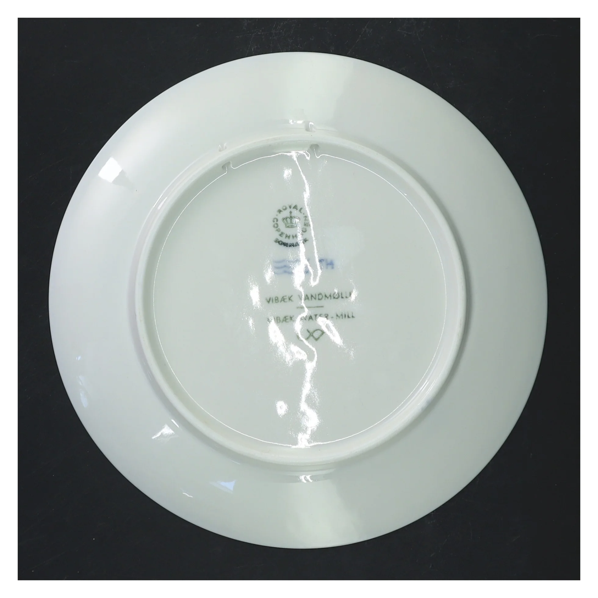 Dekorativ platte fra 1976 fra Royal Copenhagen (str. Ø 18,5 cm)