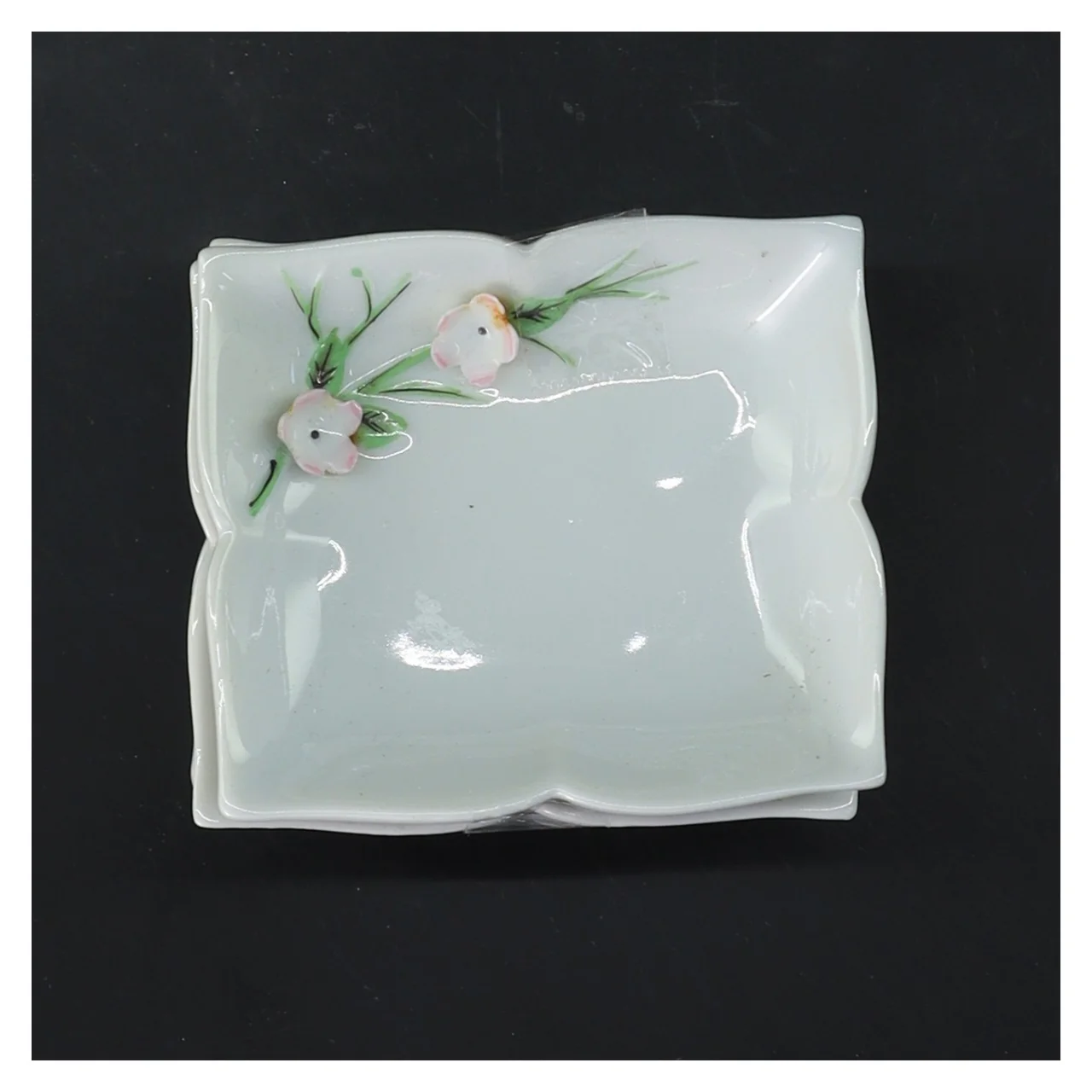 Sæt med 4 nye tsmå porcelænsskåle (str. 4 stk 7,5x8,5 cm)til f.eks sushi