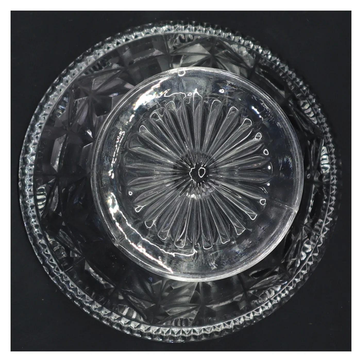 Glasskål med fod (str. Ø 14x13 cm)